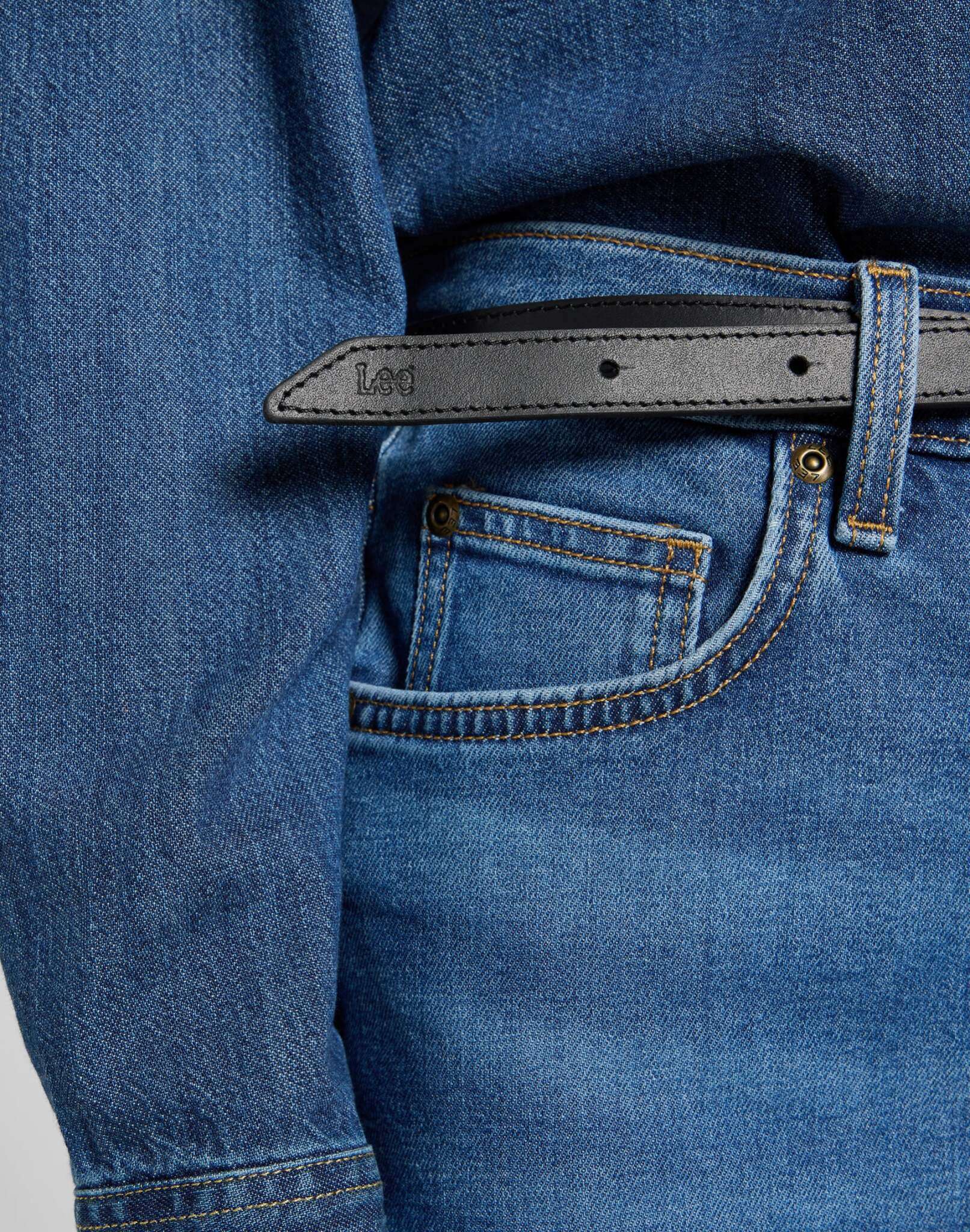Loop Belt in Black Belt Lee