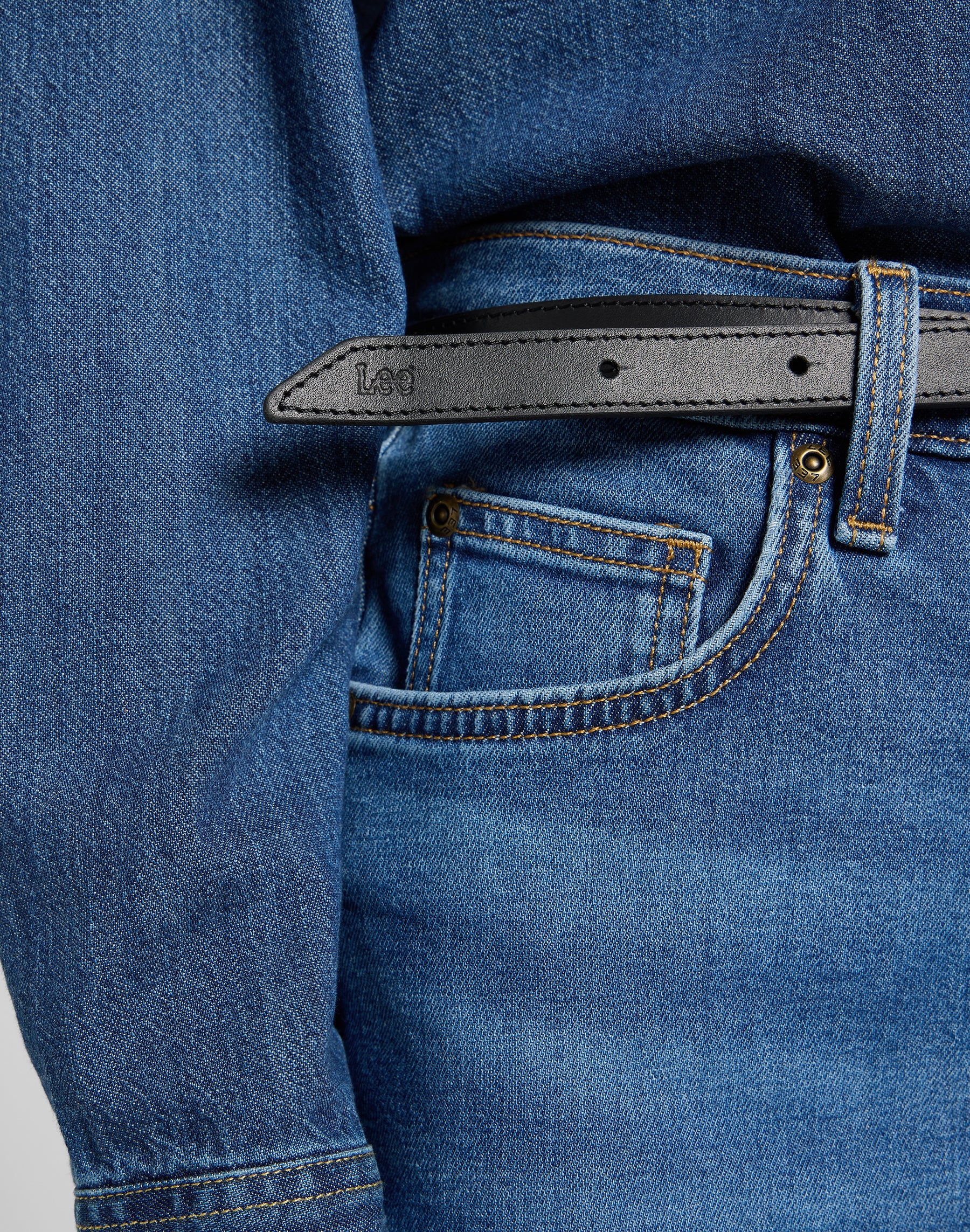 Loop Belt in Black Belt Lee