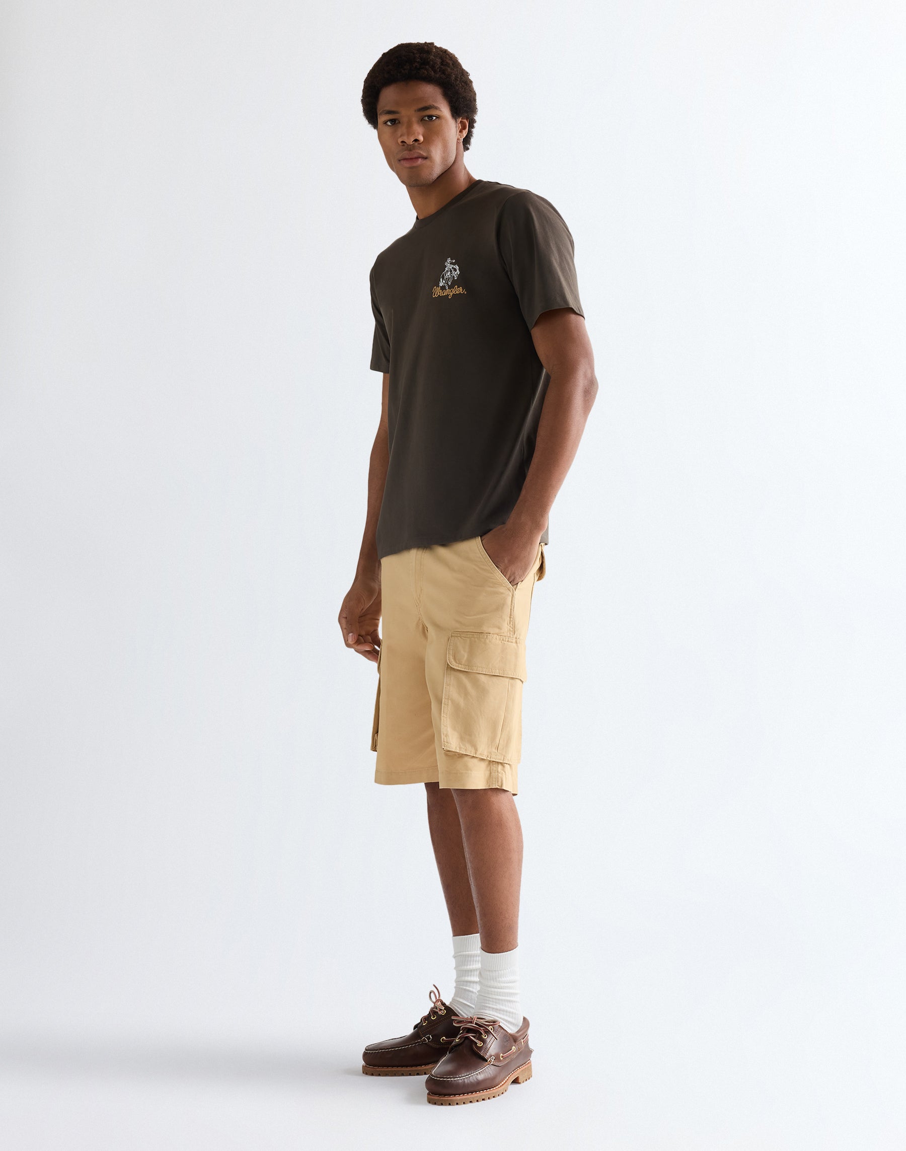 Cargo shorts in Golden Wheat Shorts Wrangler