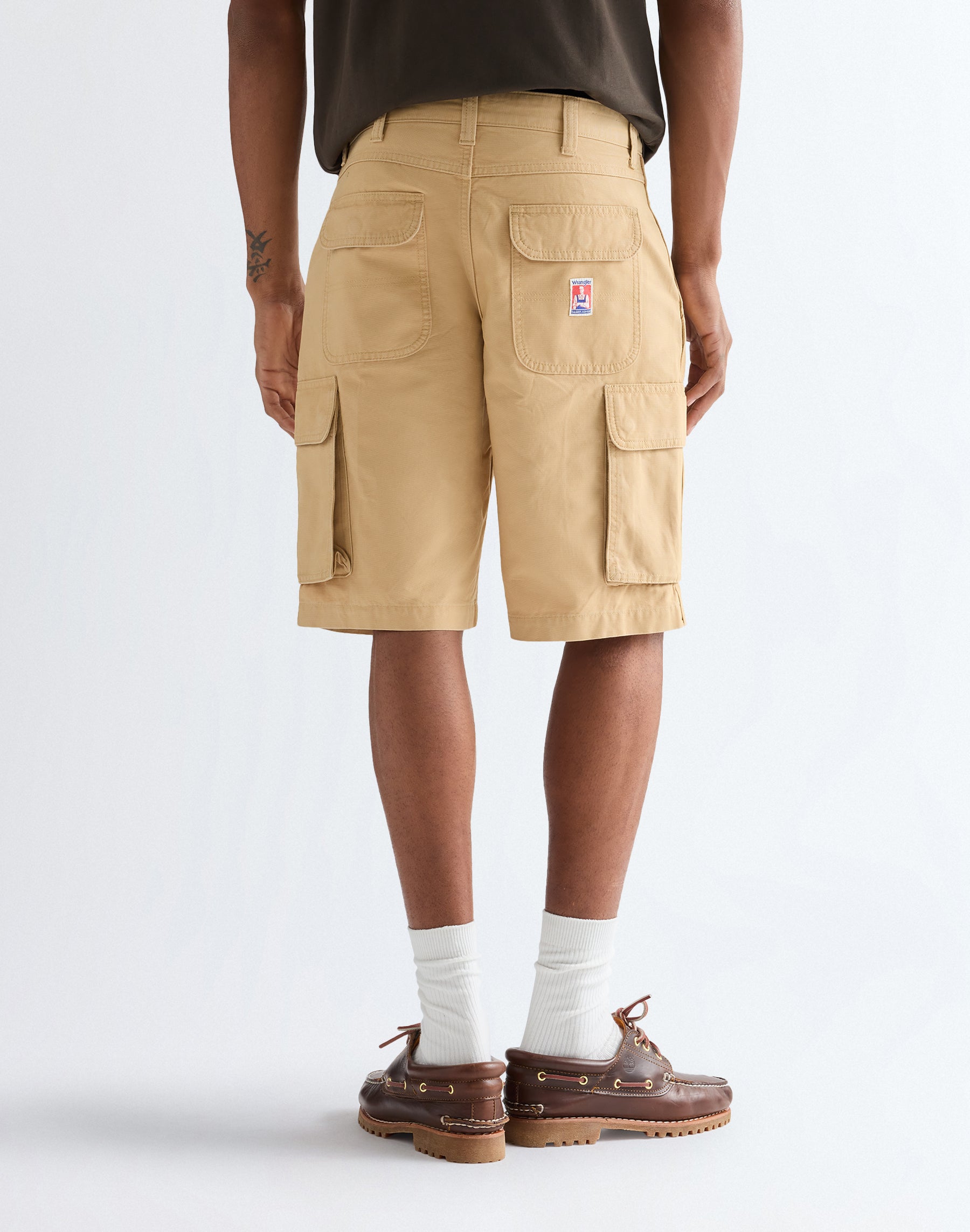 Cargo shorts in Golden Wheat Shorts Wrangler