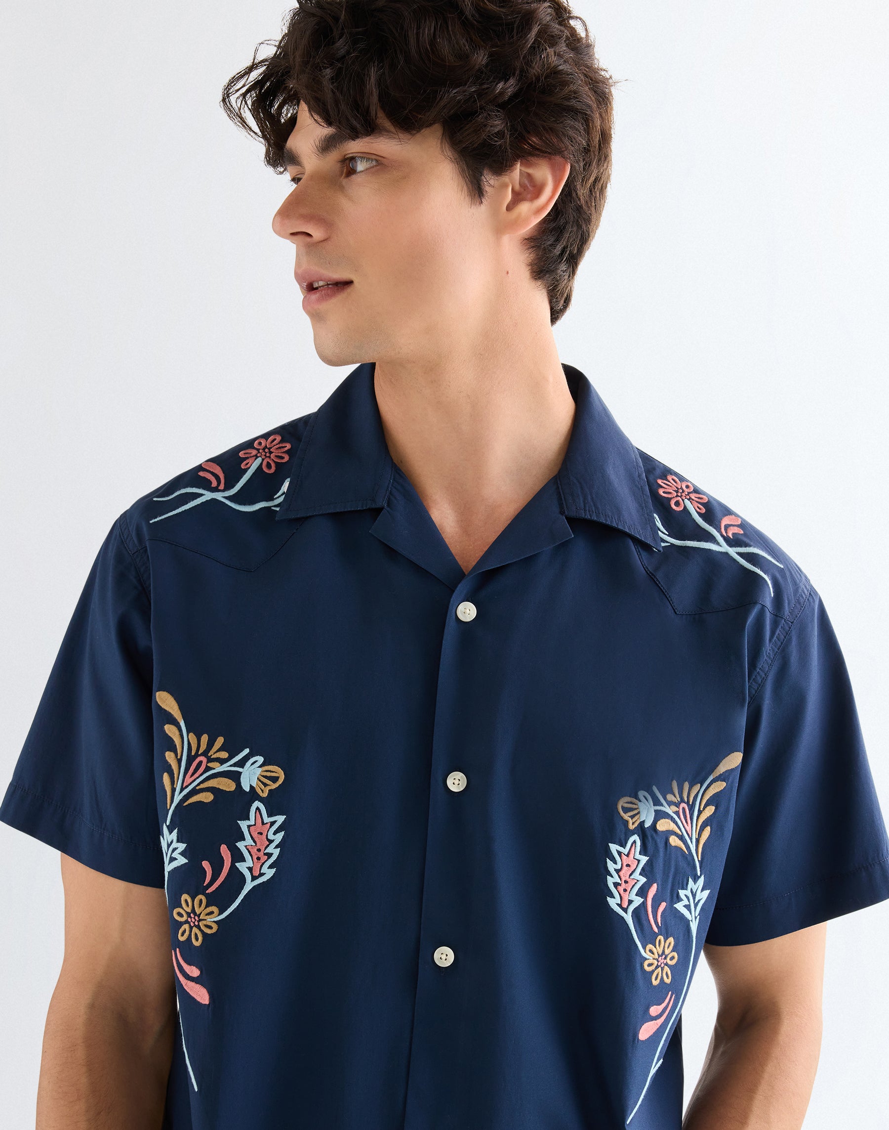 Short-sleeved W Resort shirt in navy floral Shirts Wrangler
