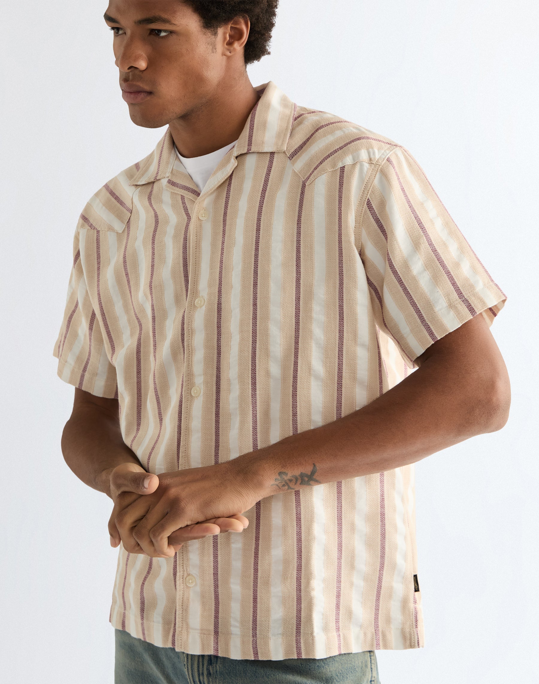 Short-sleeved W Resort shirt in tan ruby wine Shirts Wrangler