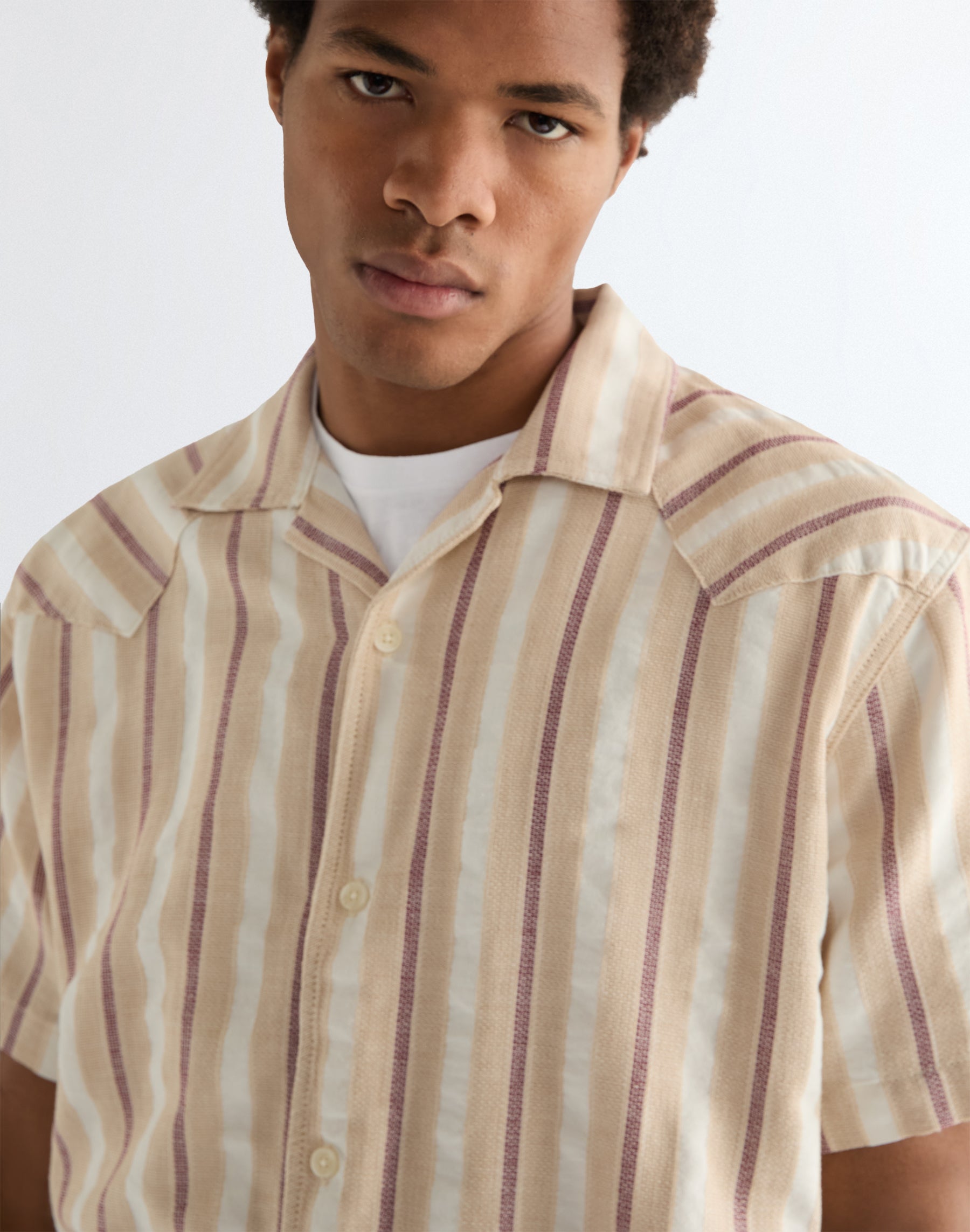 Short-sleeved W Resort shirt in tan ruby wine Shirts Wrangler