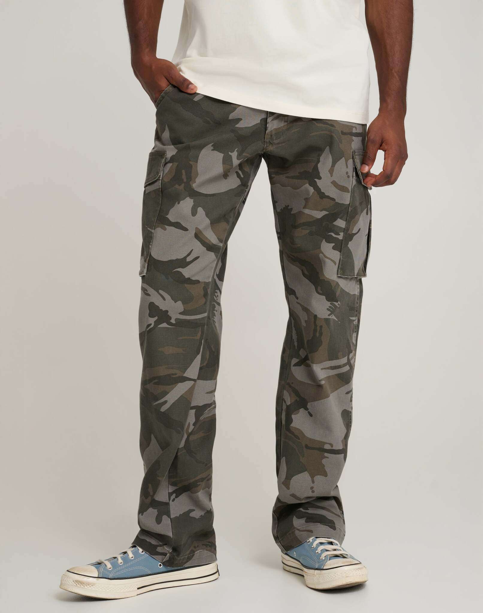 Mike Lucas Pant in Camo Pants Wrangler