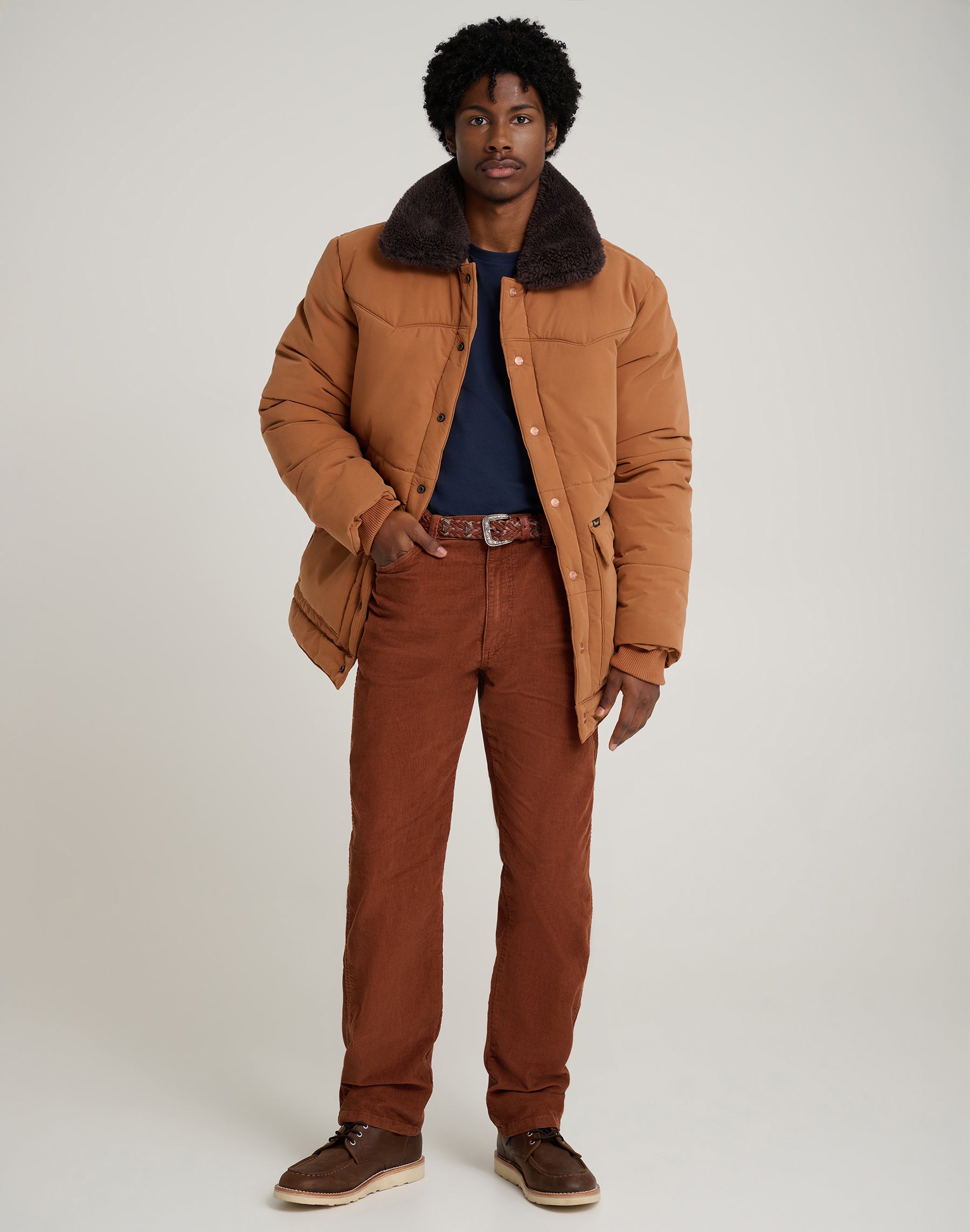 13Mwz in Brown pants Wrangler