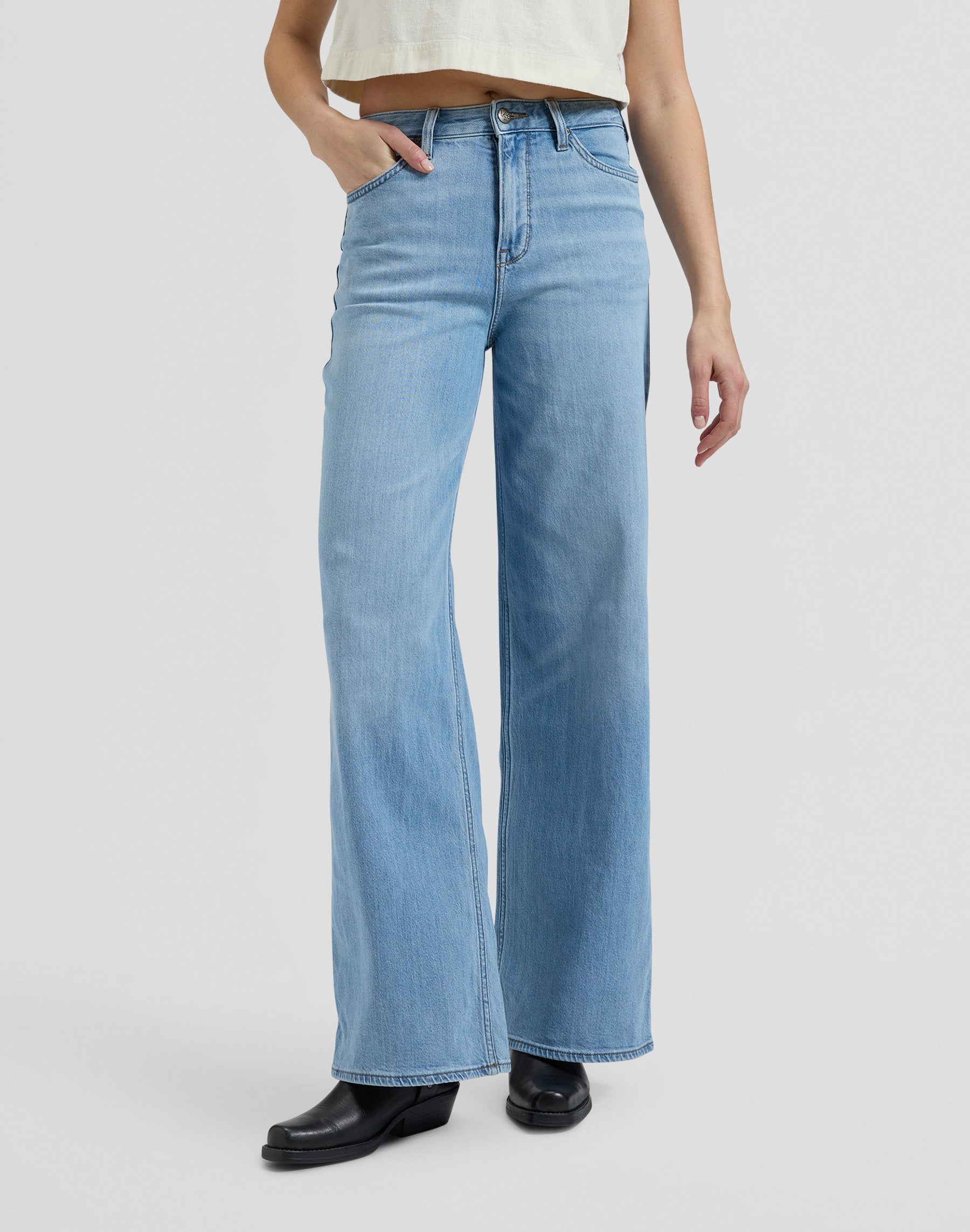 Stella in Water Droplet