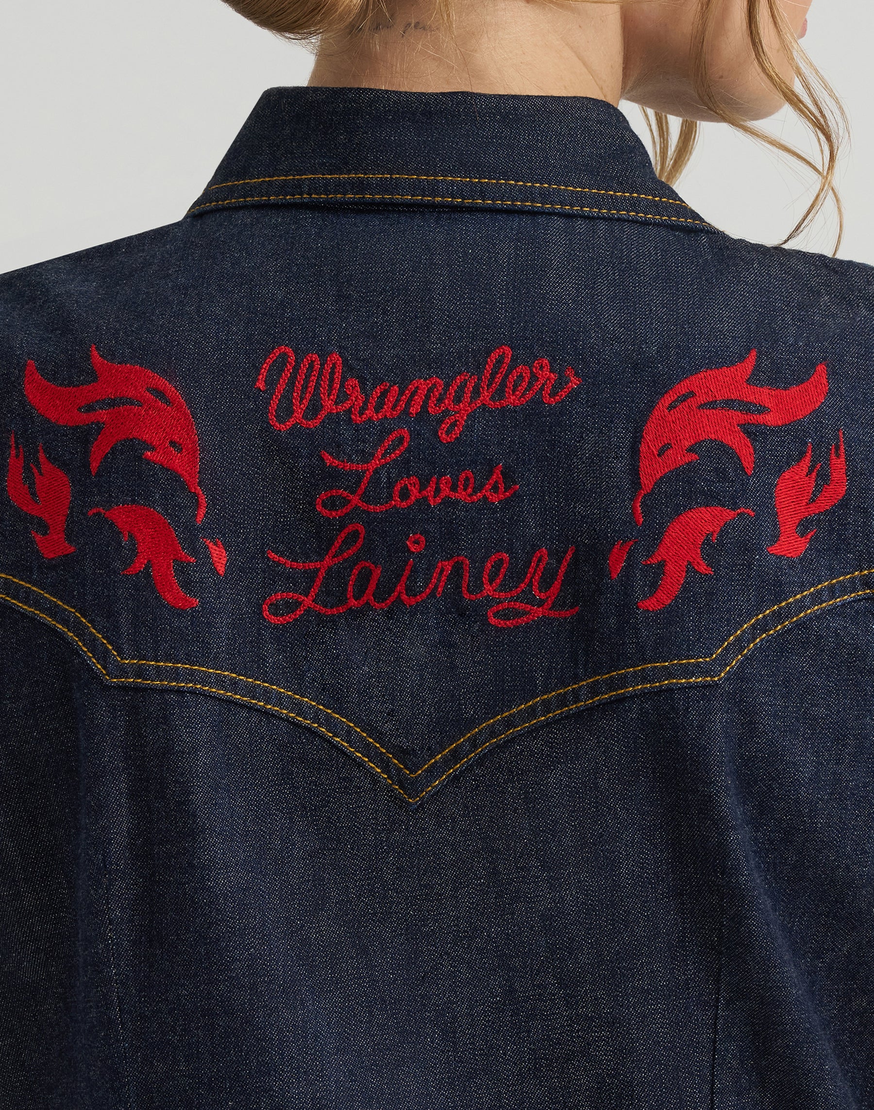 Sleeveless Shirt in Rinse Shirts Wrangler