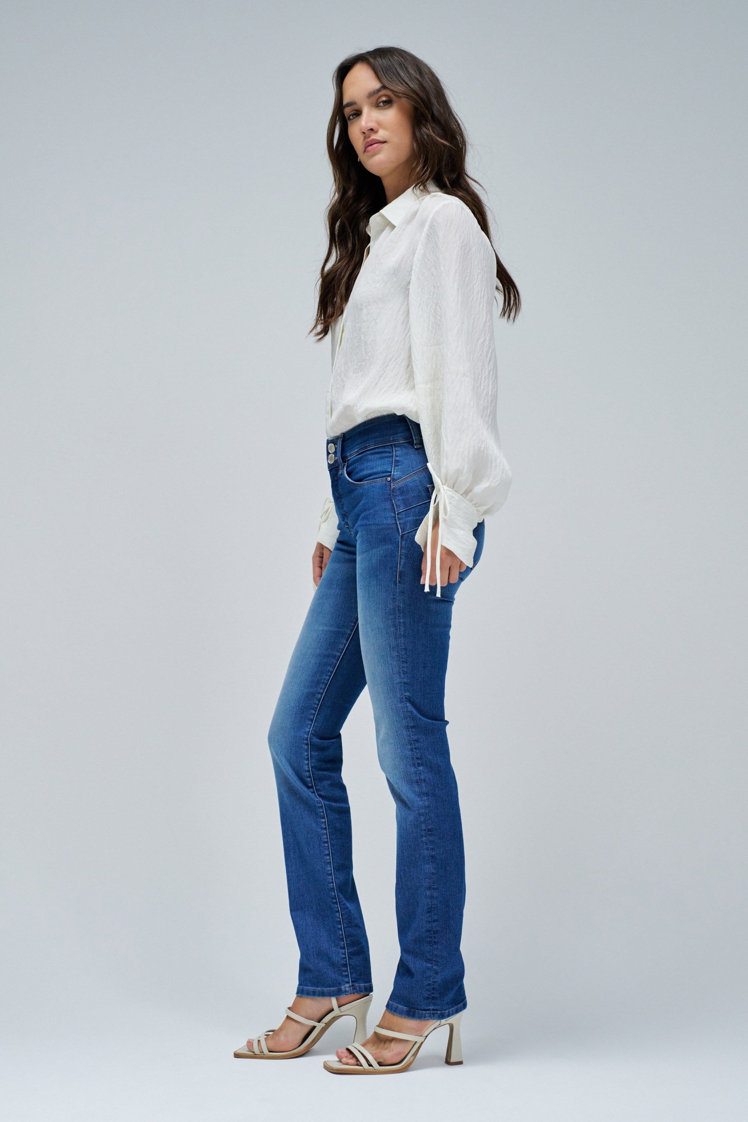 Secret Slim Push-In in Medium Wash Jeans Salsa Jeans