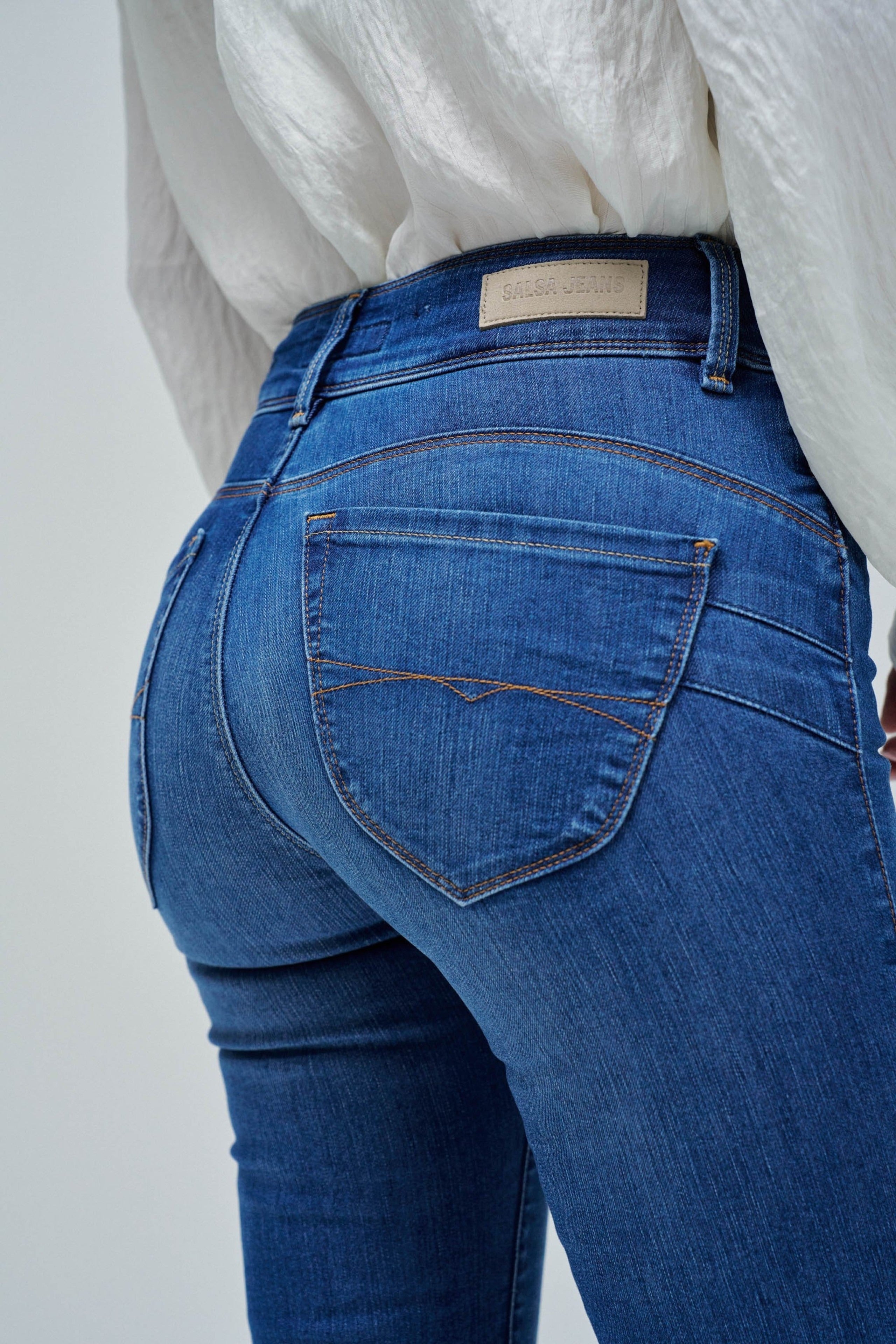 Secret Slim Push-In in Medium Wash Jeans Salsa Jeans