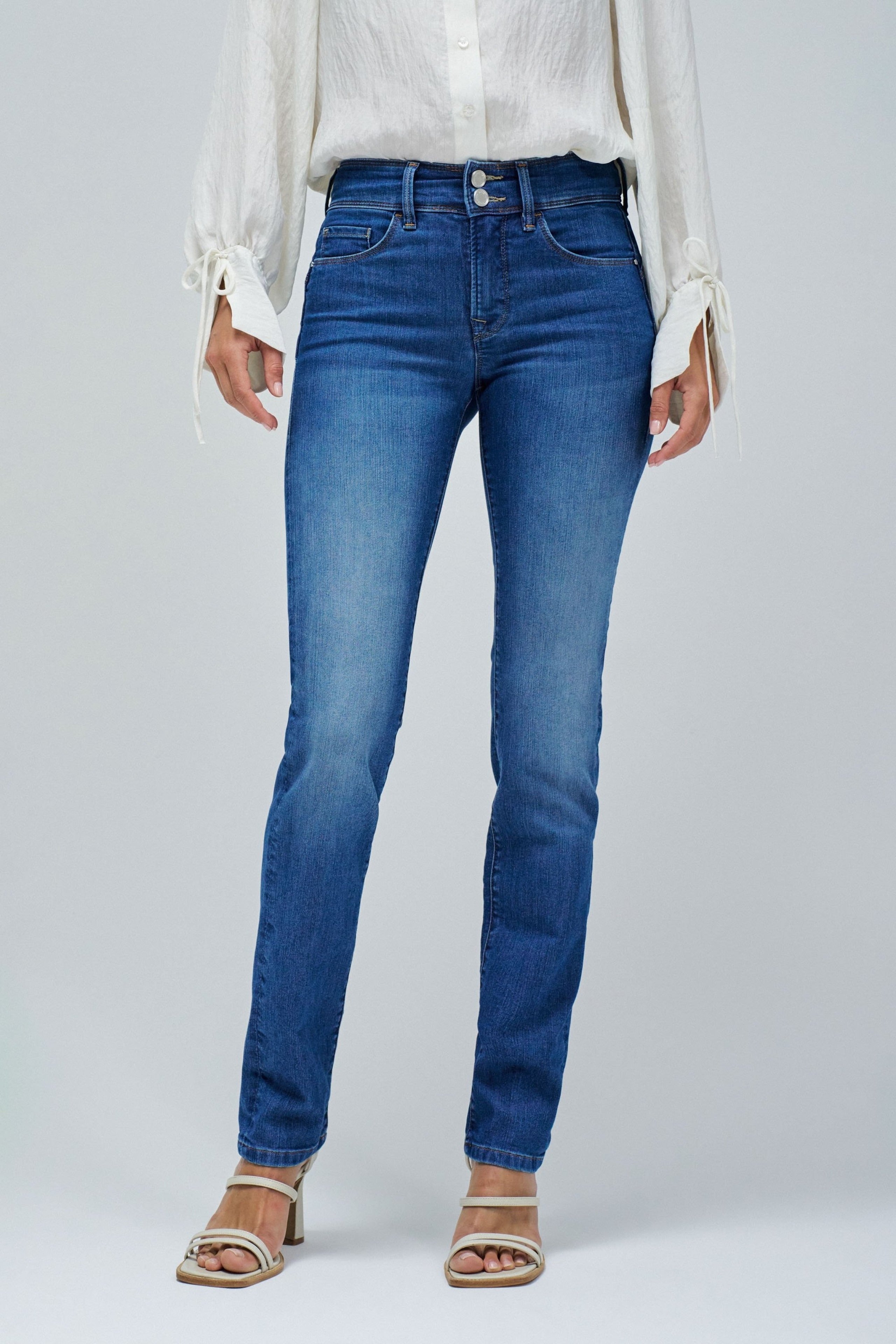 Secret Slim Push-In in Medium Wash Jeans Salsa Jeans