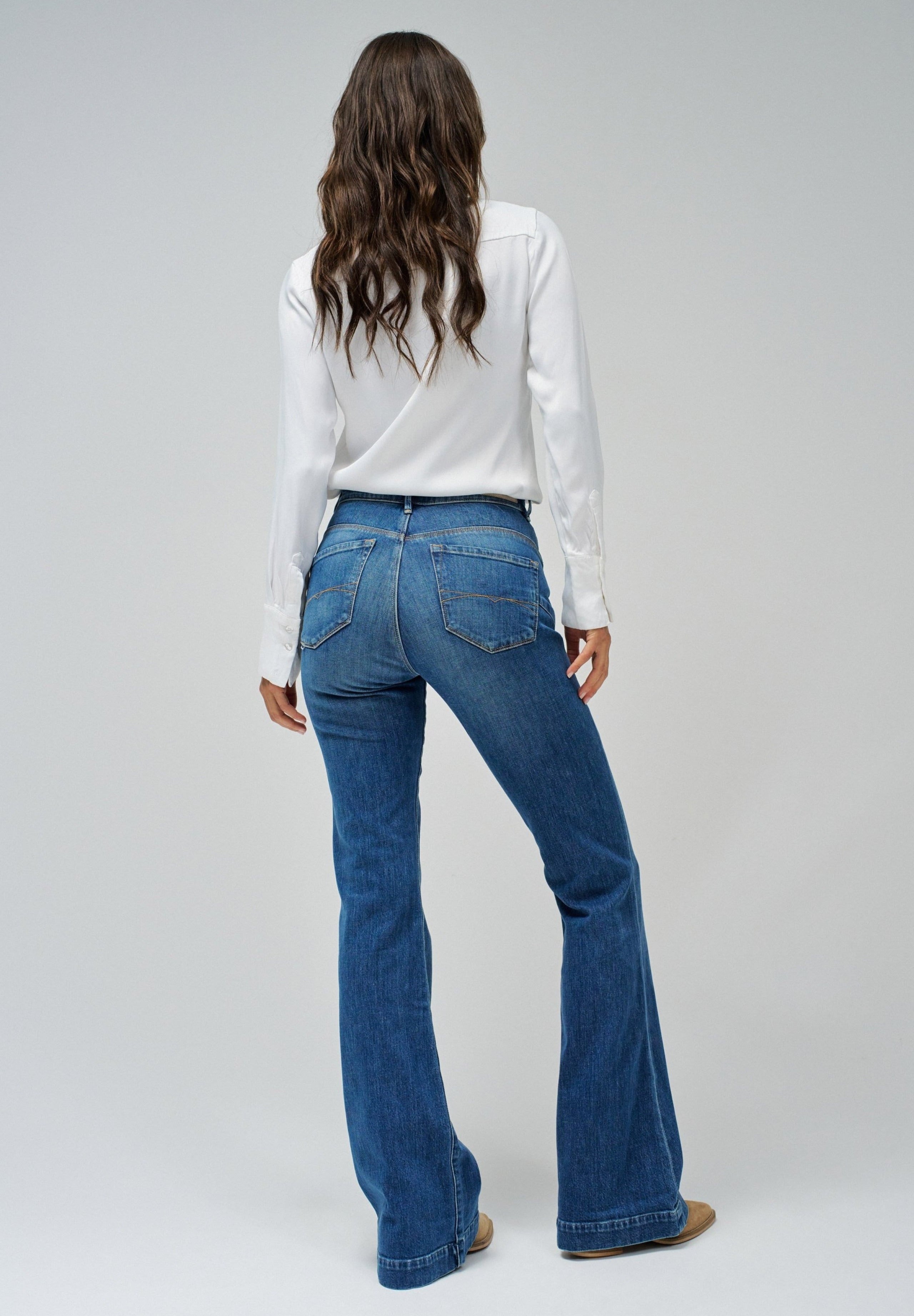 Faith Flare in medium wash jeans Salsa Jeans