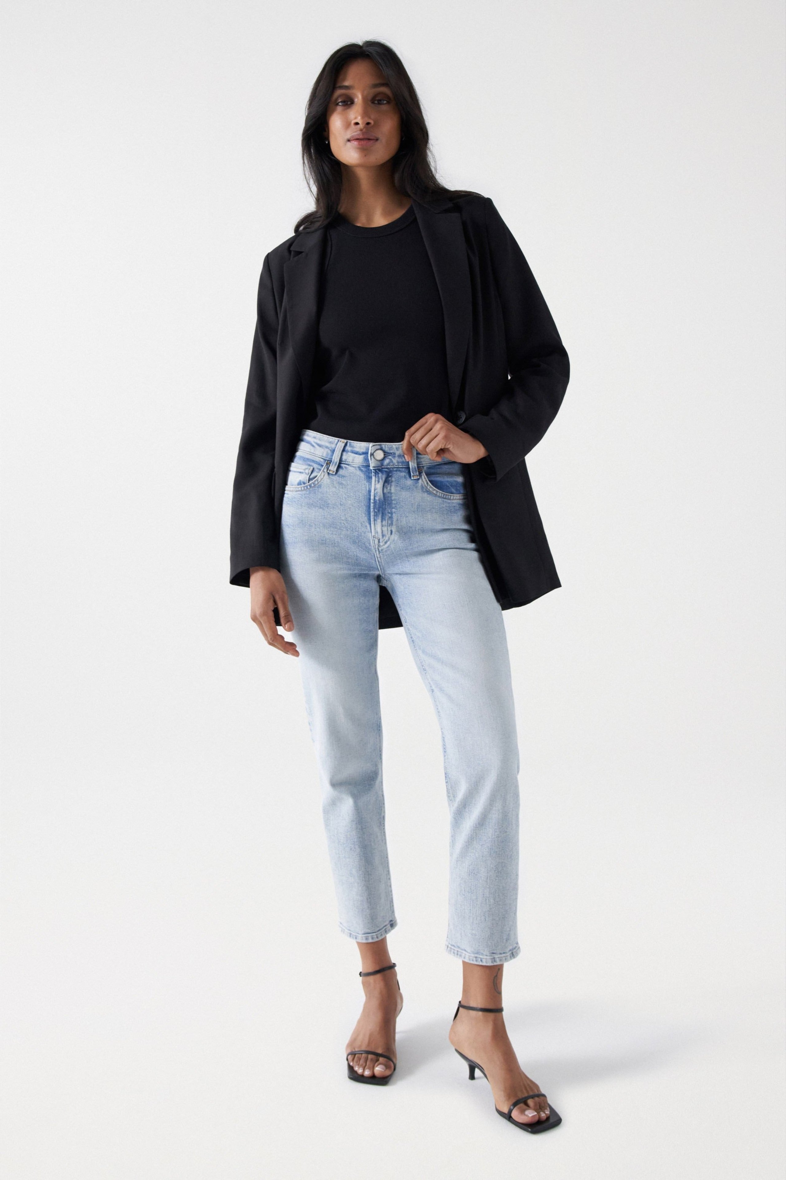 True Cropped Slim Comfort in Light Wash Jeans Salsa Jeans