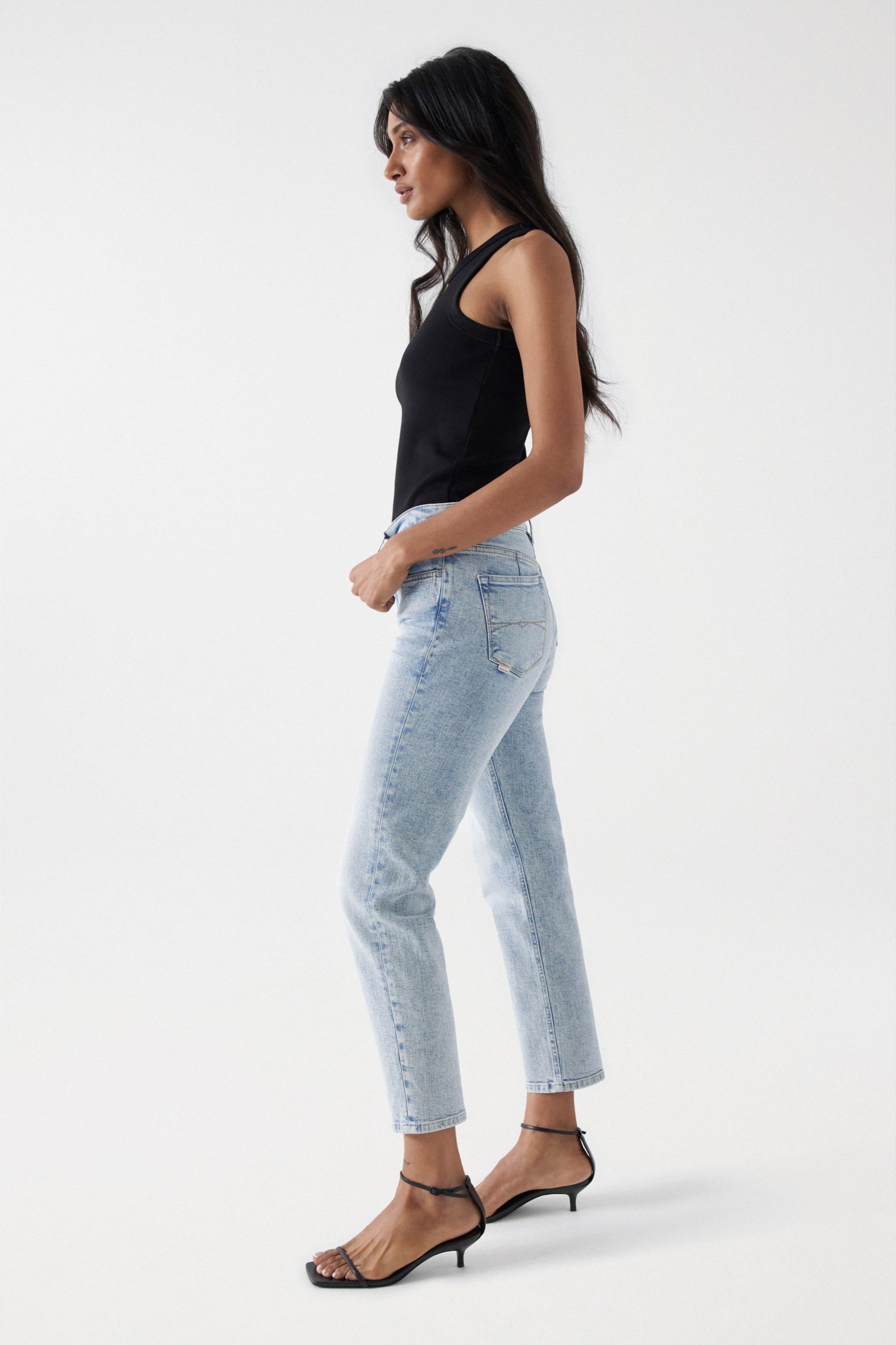 True Cropped Slim Comfort in Light Wash Jeans Salsa Jeans