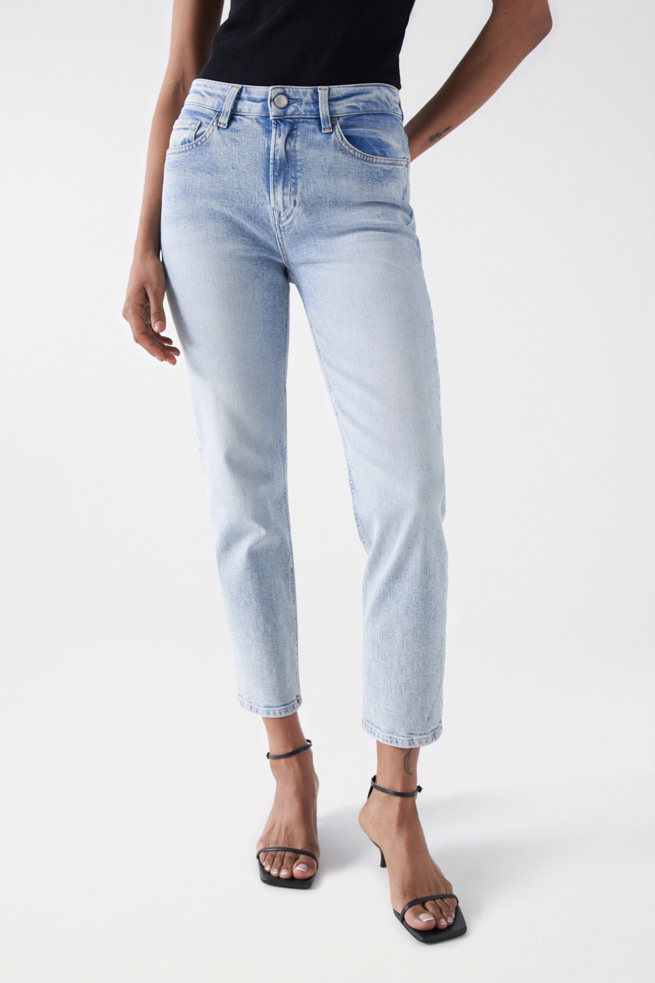 True Cropped Slim Comfort in Light Wash Jeans Salsa Jeans
