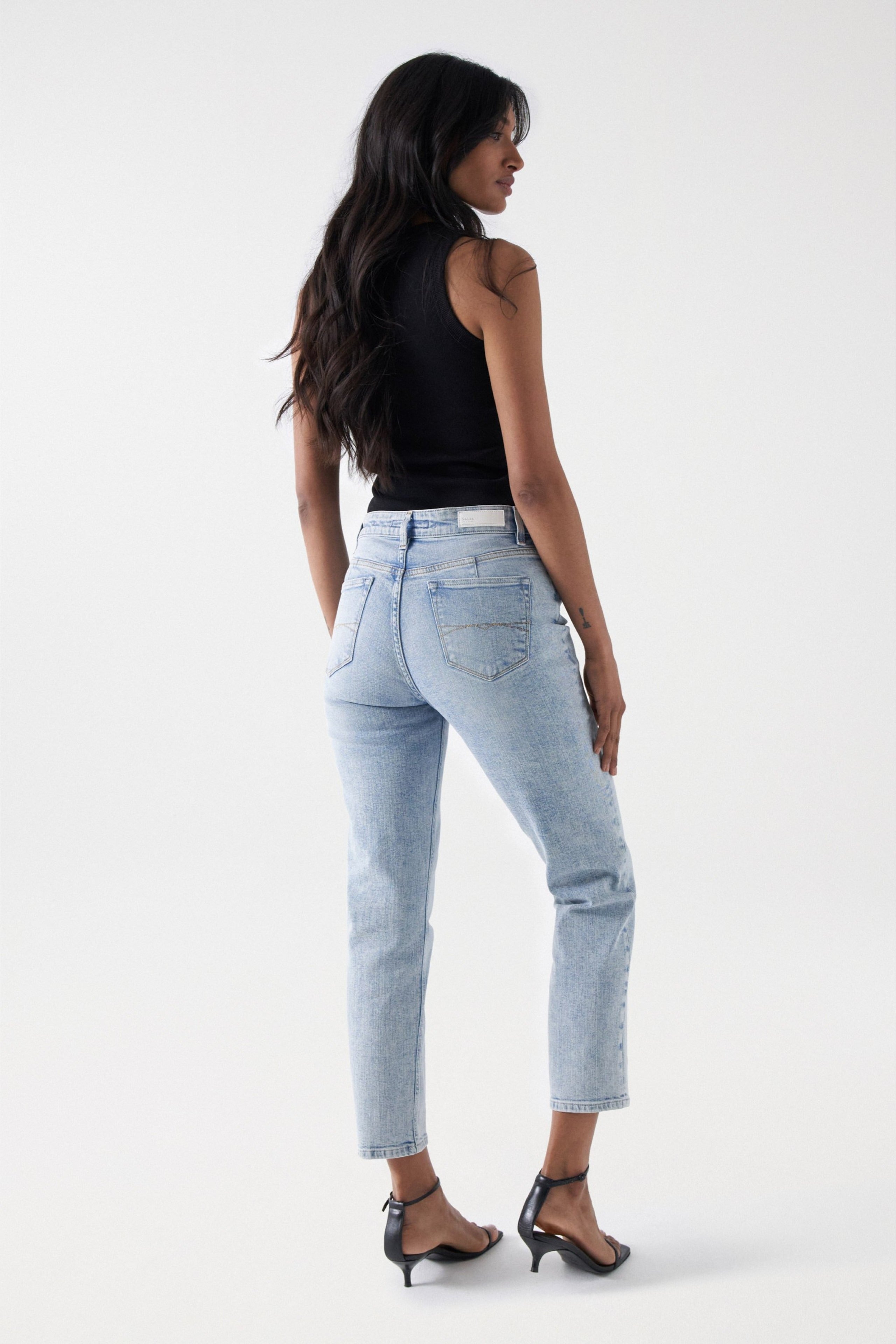 True Cropped Slim Comfort in Light Wash Jeans Salsa Jeans