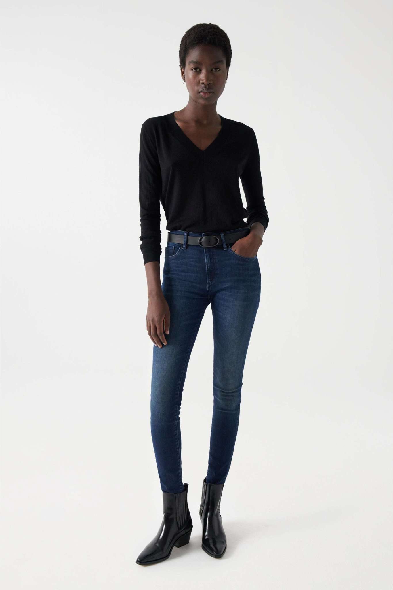 Fine Knit V-Neck Sweater in Black Sweater Salsa Jeans   