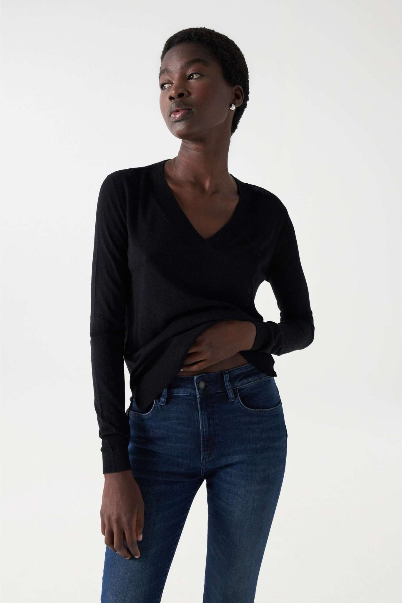 Fine Knit V-Neck Sweater in Black Sweater Salsa Jeans   