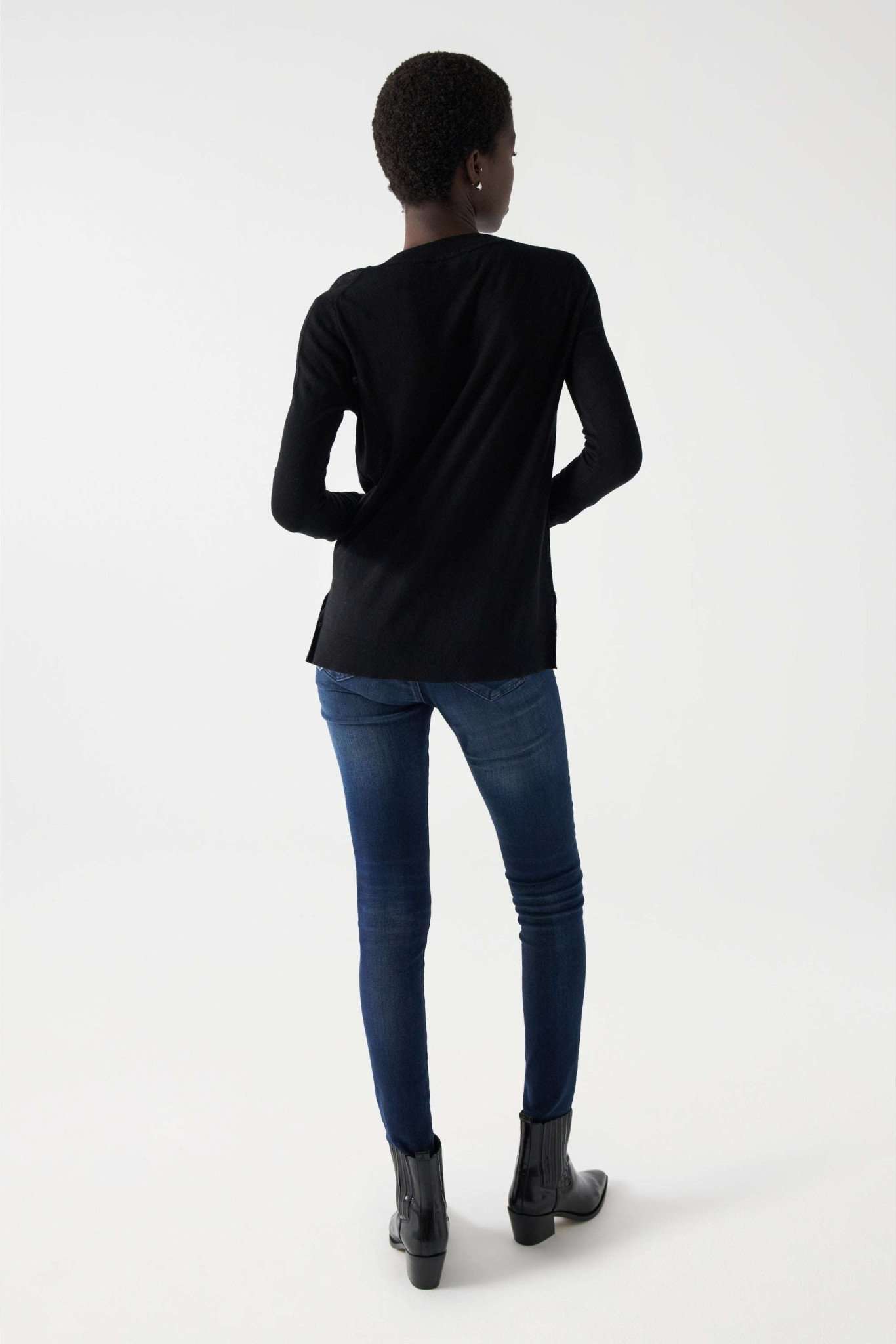 Fine Knit V-Neck Sweater in Black Sweater Salsa Jeans   