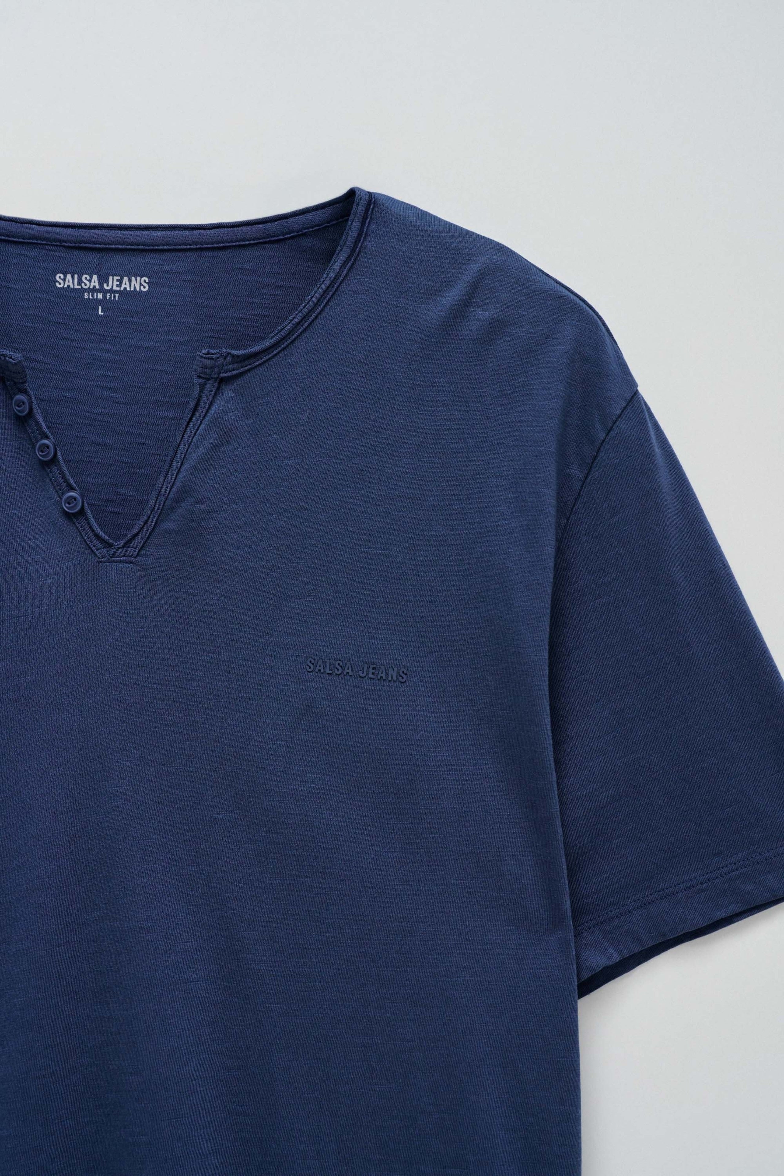 V-neck basic T-shirt in dark blue