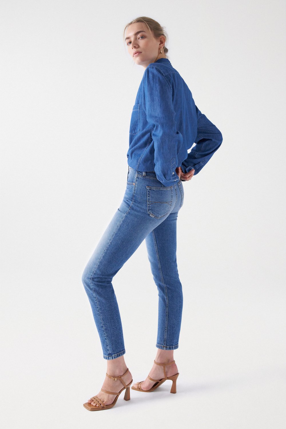 True Cropped Slim in Medium Wash Jeans Salsa Jeans   