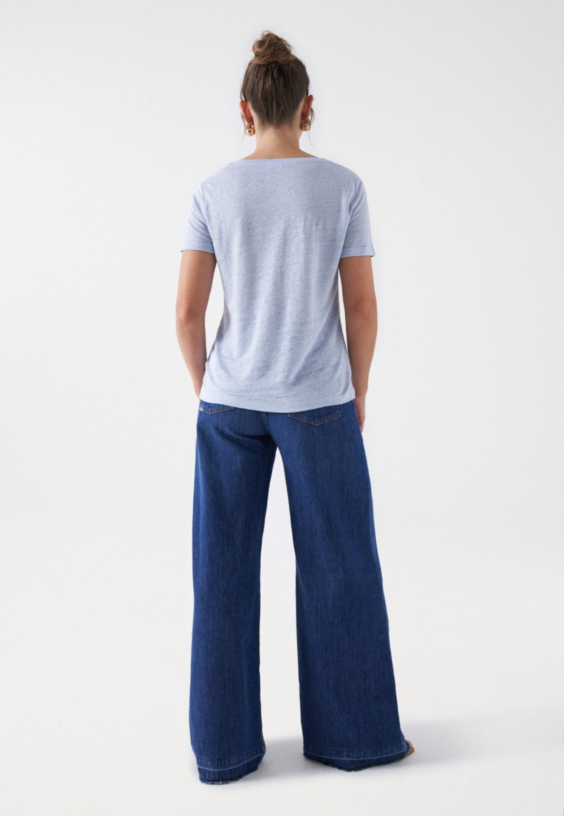 Linen V-Neck T-Shirt in Medium Blue T-Shirts Salsa Jeans   