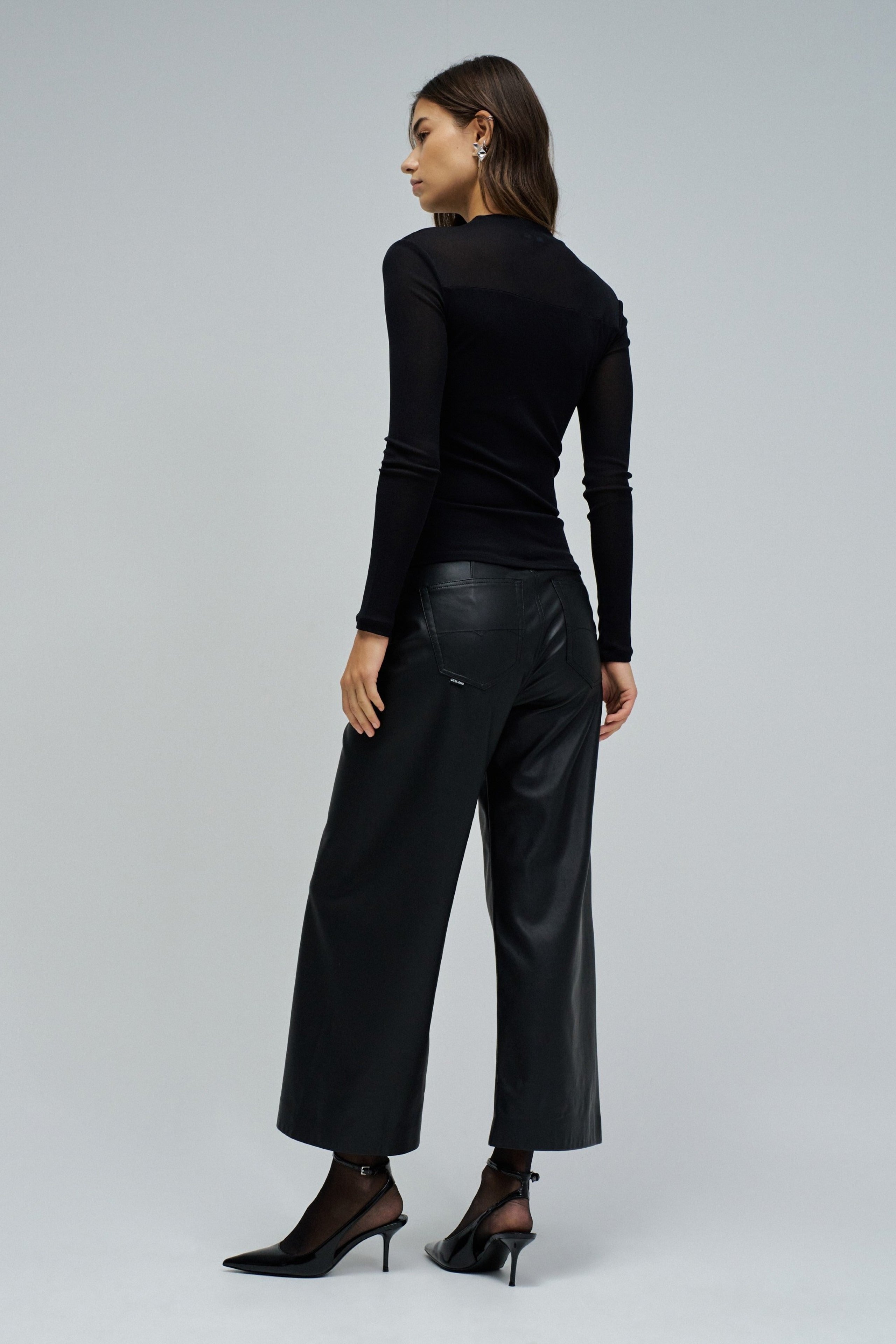 Longsleeve With Transparency in Black