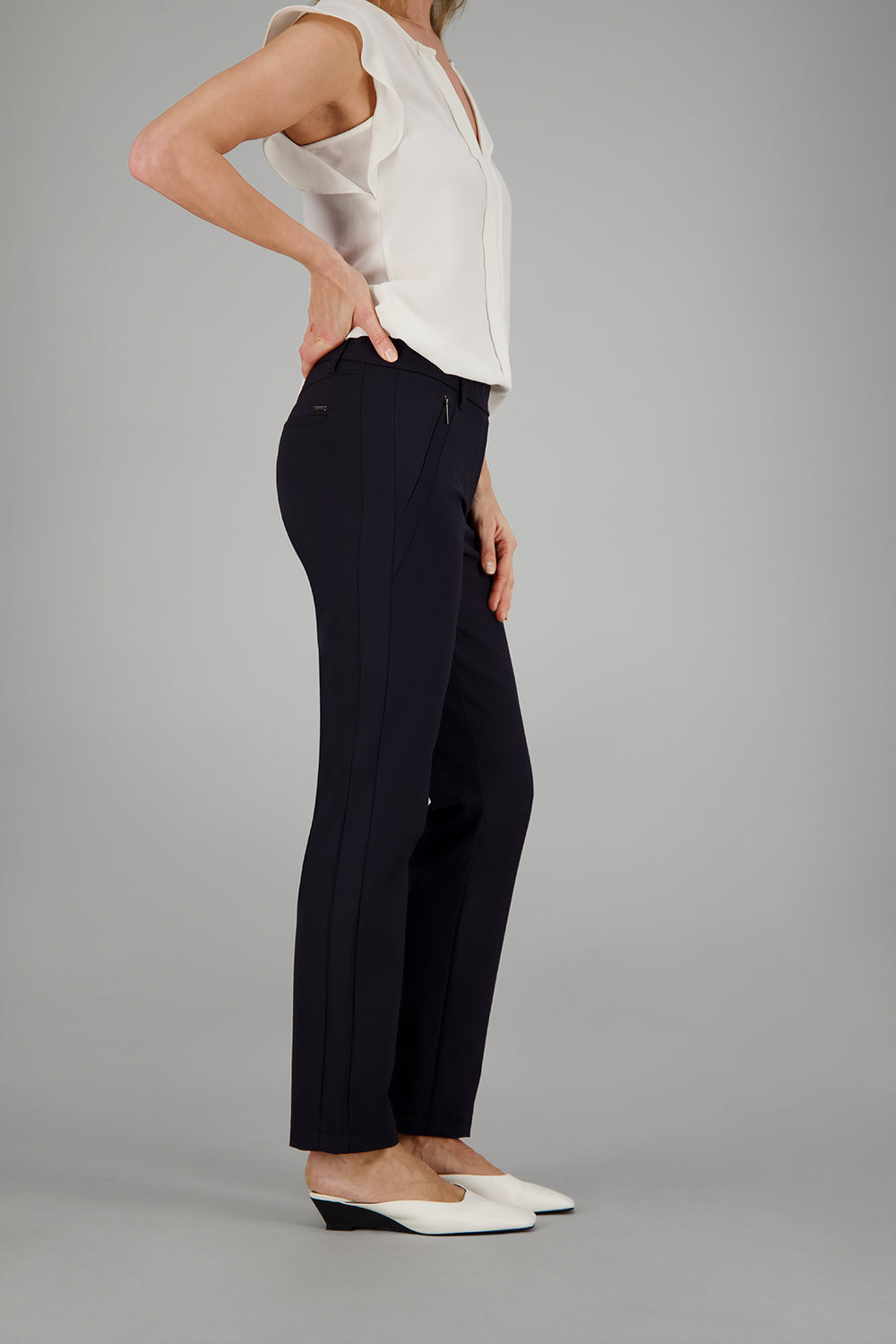 ZENE57 Trousers in navy Trousers Gardeur