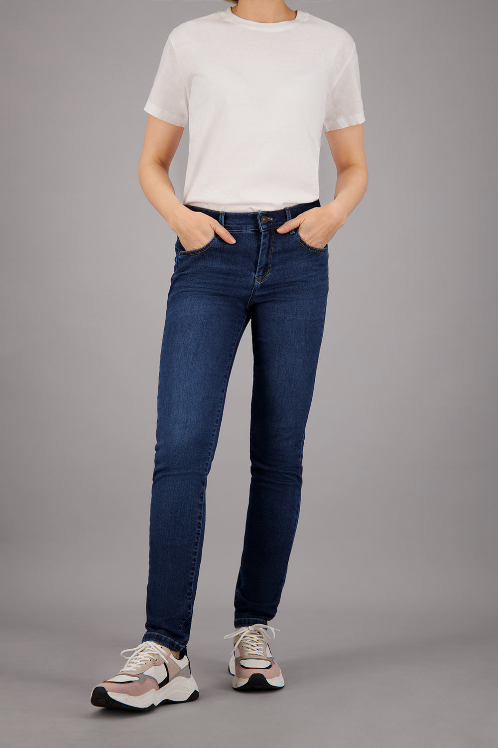 ZURI122 Jeans in Dark Rinse Used Jeans Gardeur