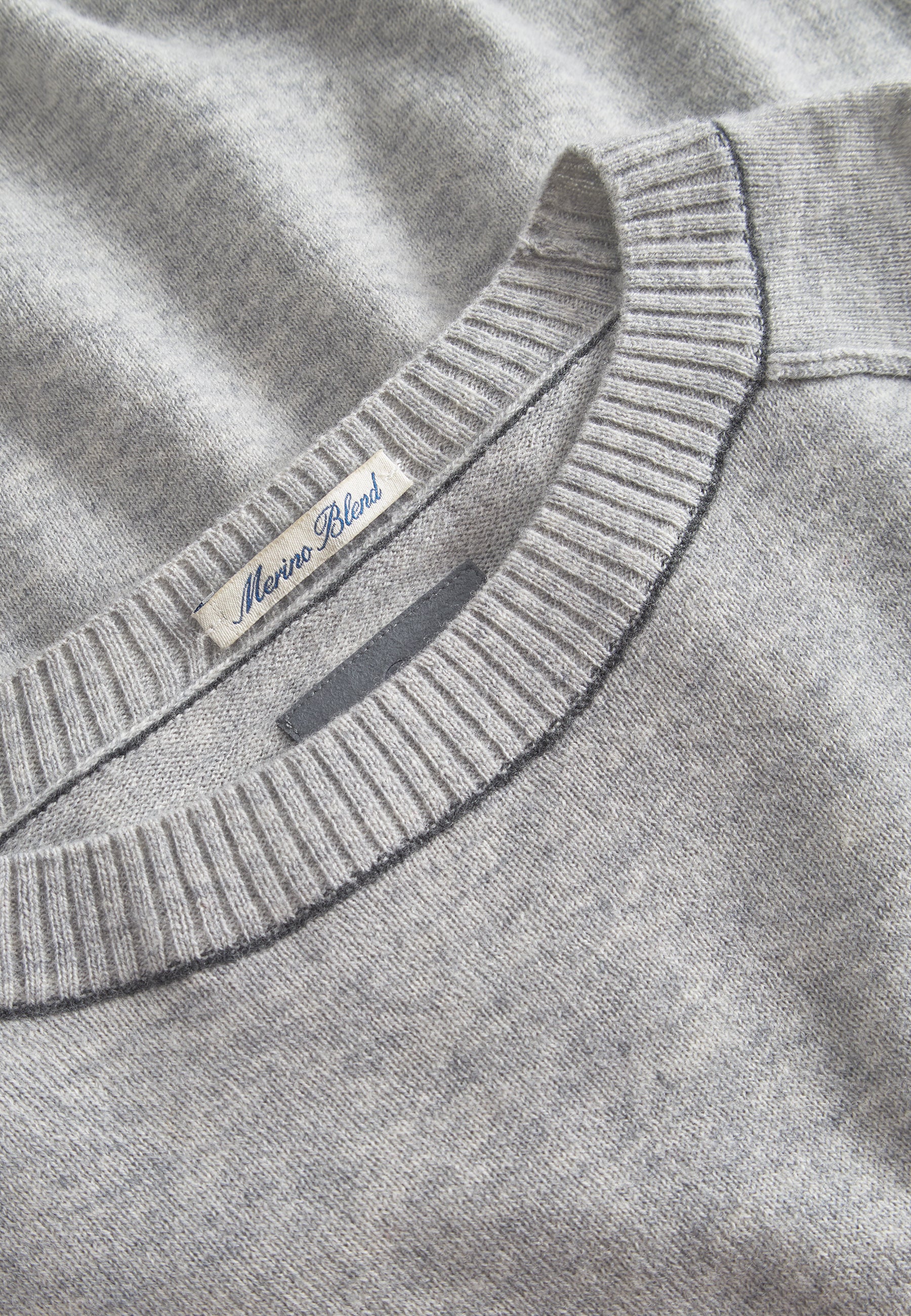 Roundneck Merino Blend in Silver Sweater Colours and Sons   