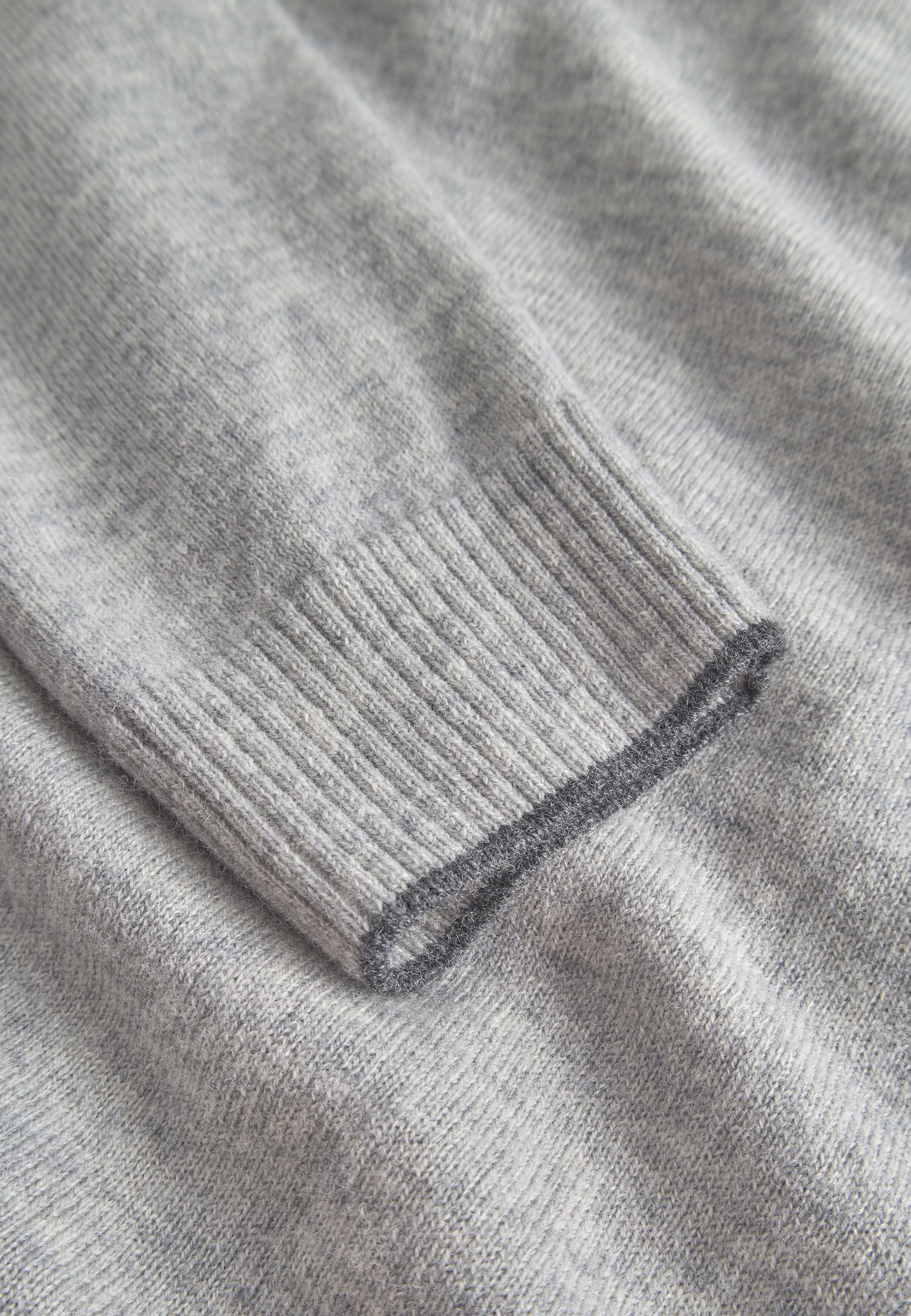 Roundneck Merino Blend in Silver Sweater Colours and Sons   