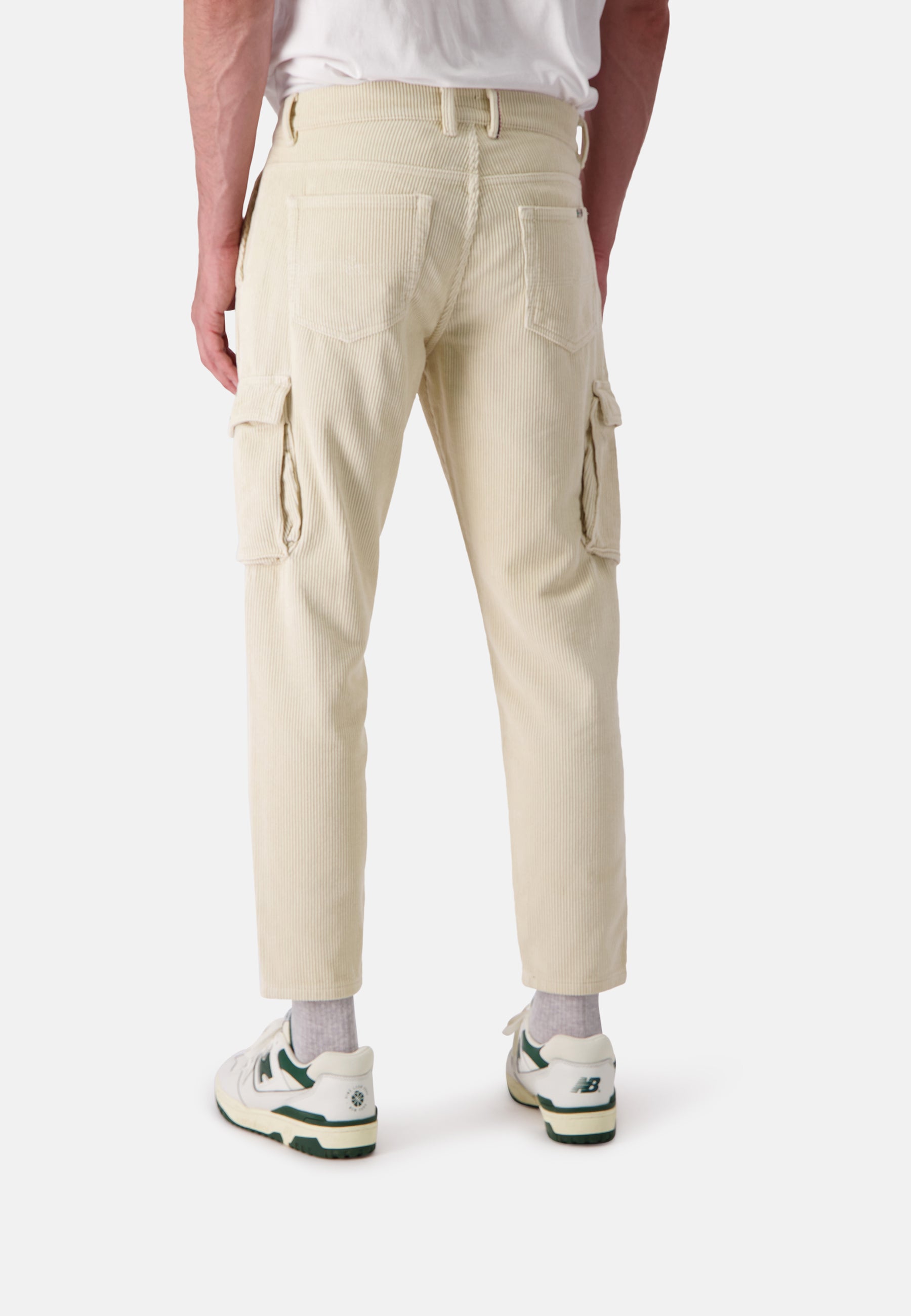 Cargo Corduroy Cropped in Offwhite Pants Colours and Sons   