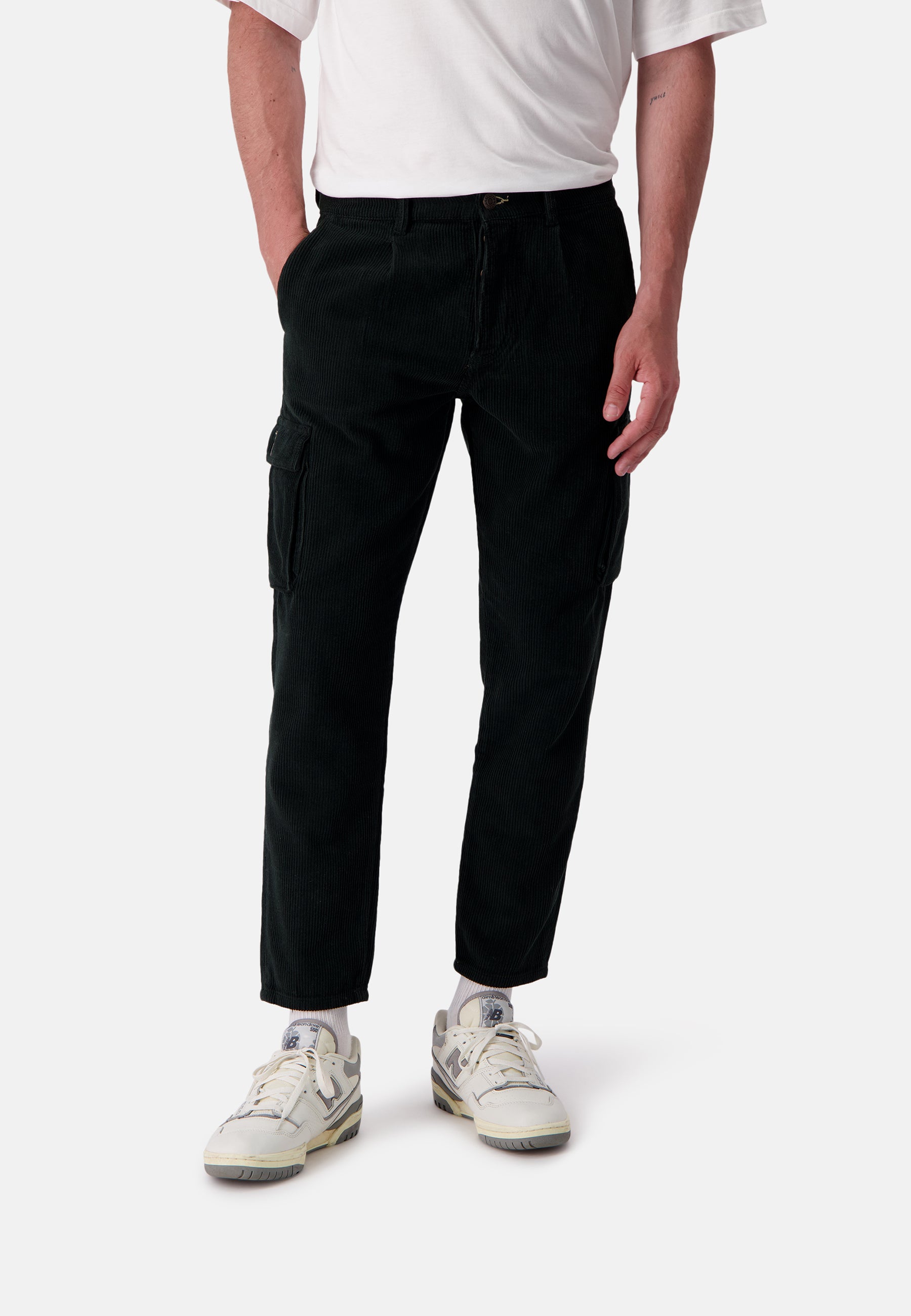 Cargo corduroy cropped in yucca pants Colours and Sons   