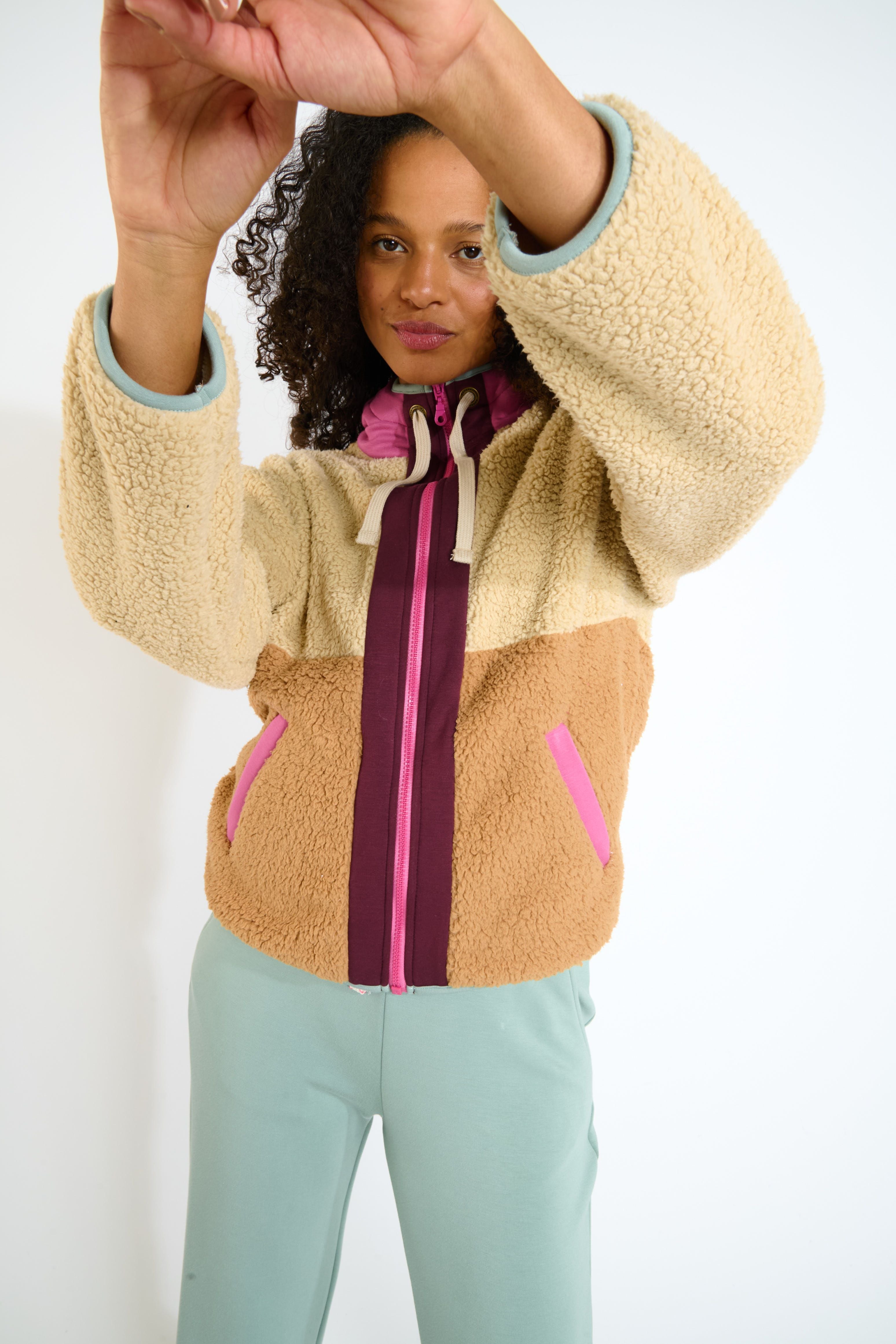 ALIMI-EAGLECRES fleece jacket in camel Jackets Banana Moon