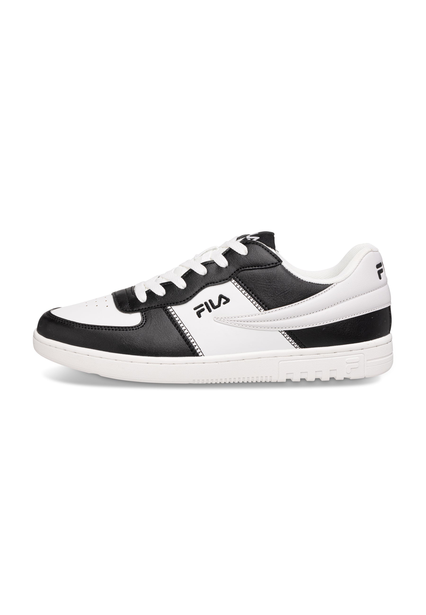 Noclaf in Black-White Basketball Shoes Fila   