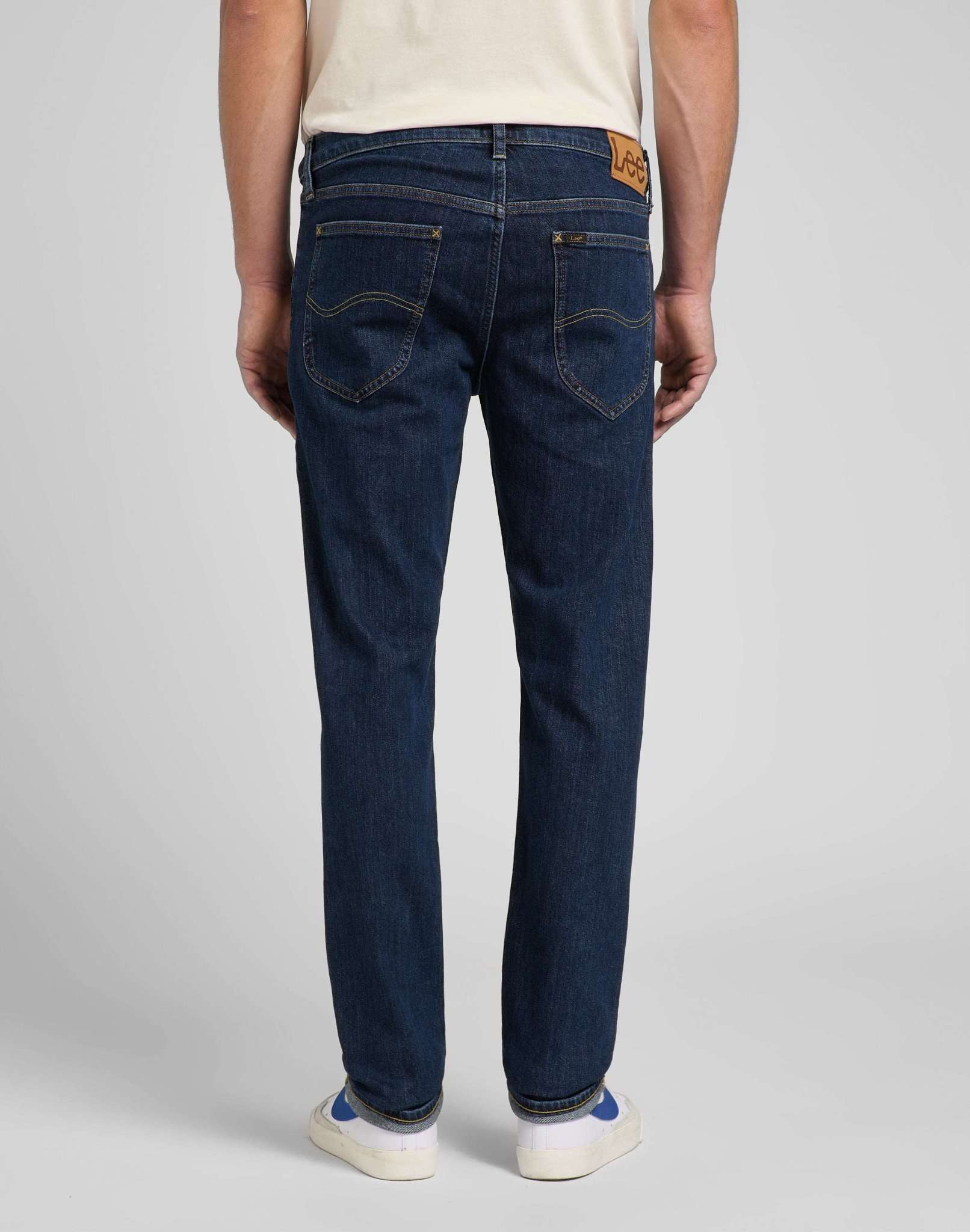 Daren Zip Fly Low Stretch in Deep Dark Stone Jeans Lee   