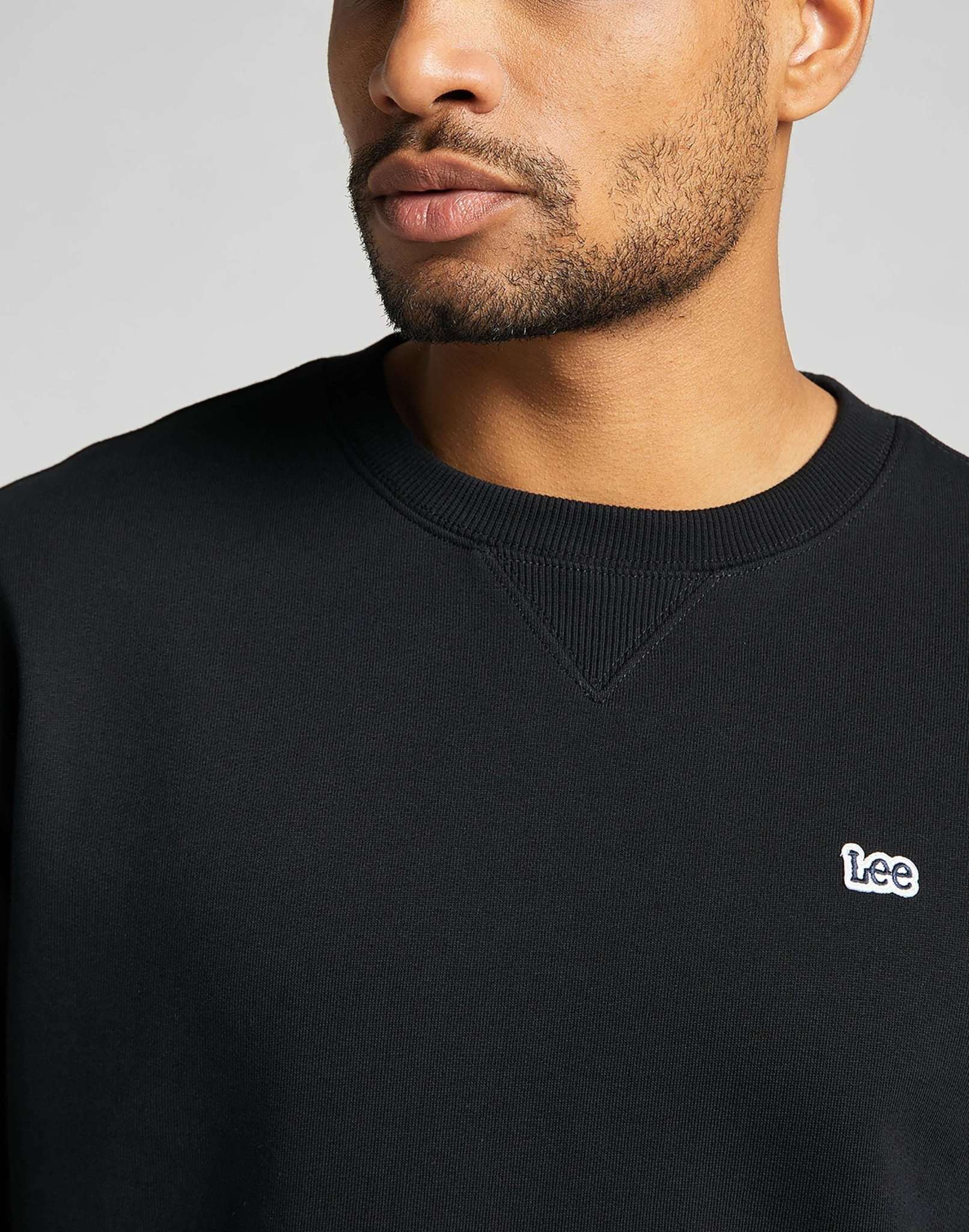 Plain Crew Sweatshirt in Black Sweatshirts Lee   