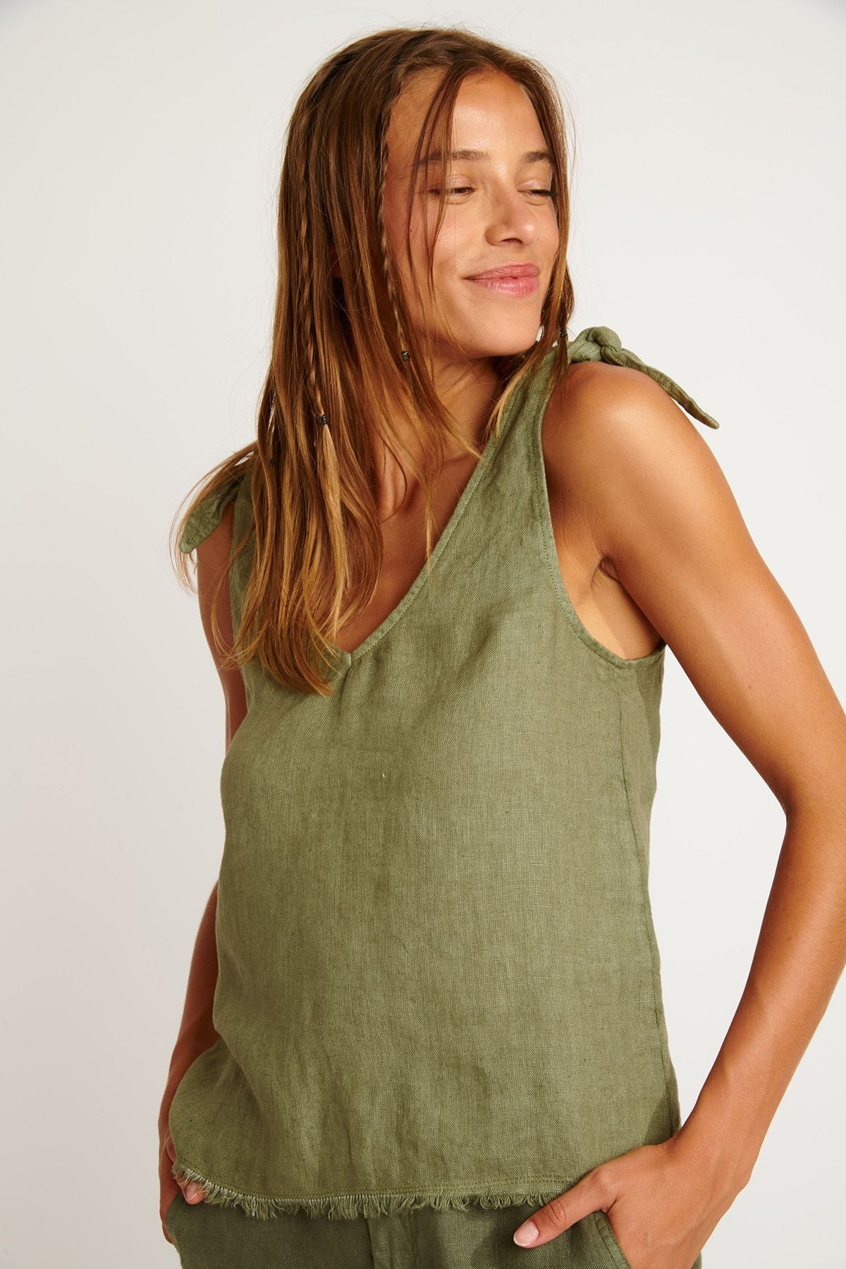LOOMIS-HAWSTON top in khaki T-shirts Banana Moon