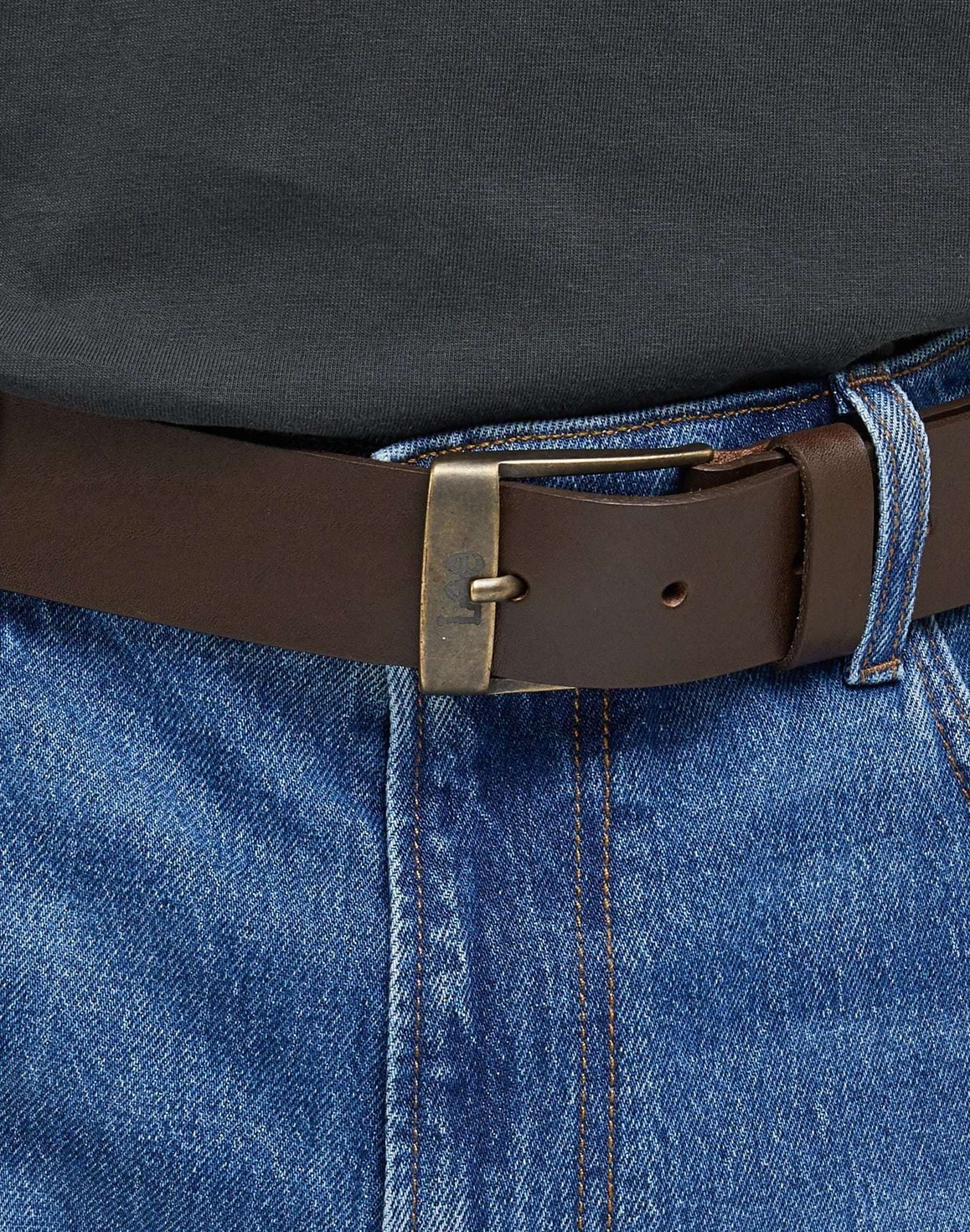 Leather Belt Logo Buckle in Dark Brown Belt Lee   