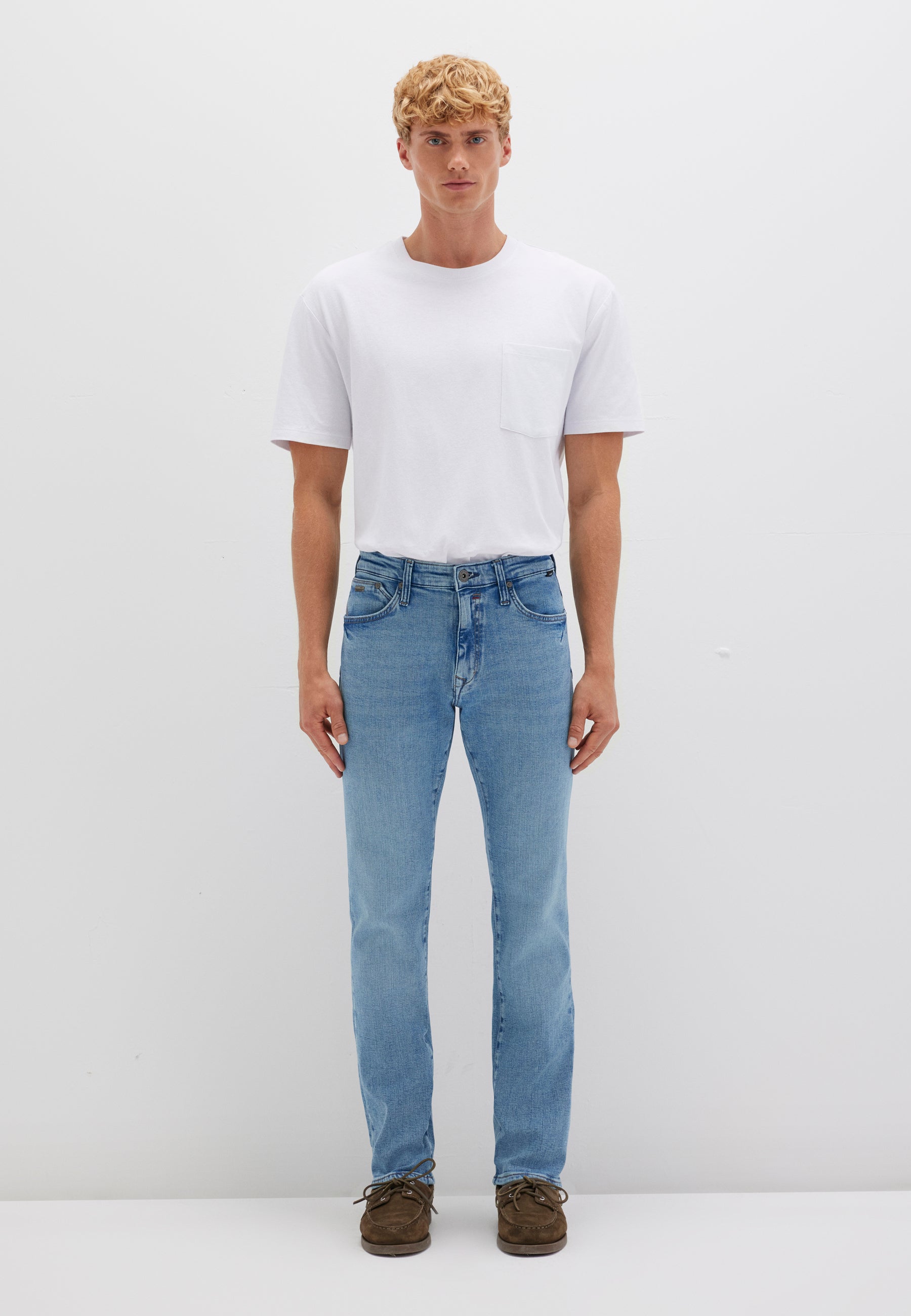 Marcus in Vintage Shaded Ultra Move Jeans Mavi