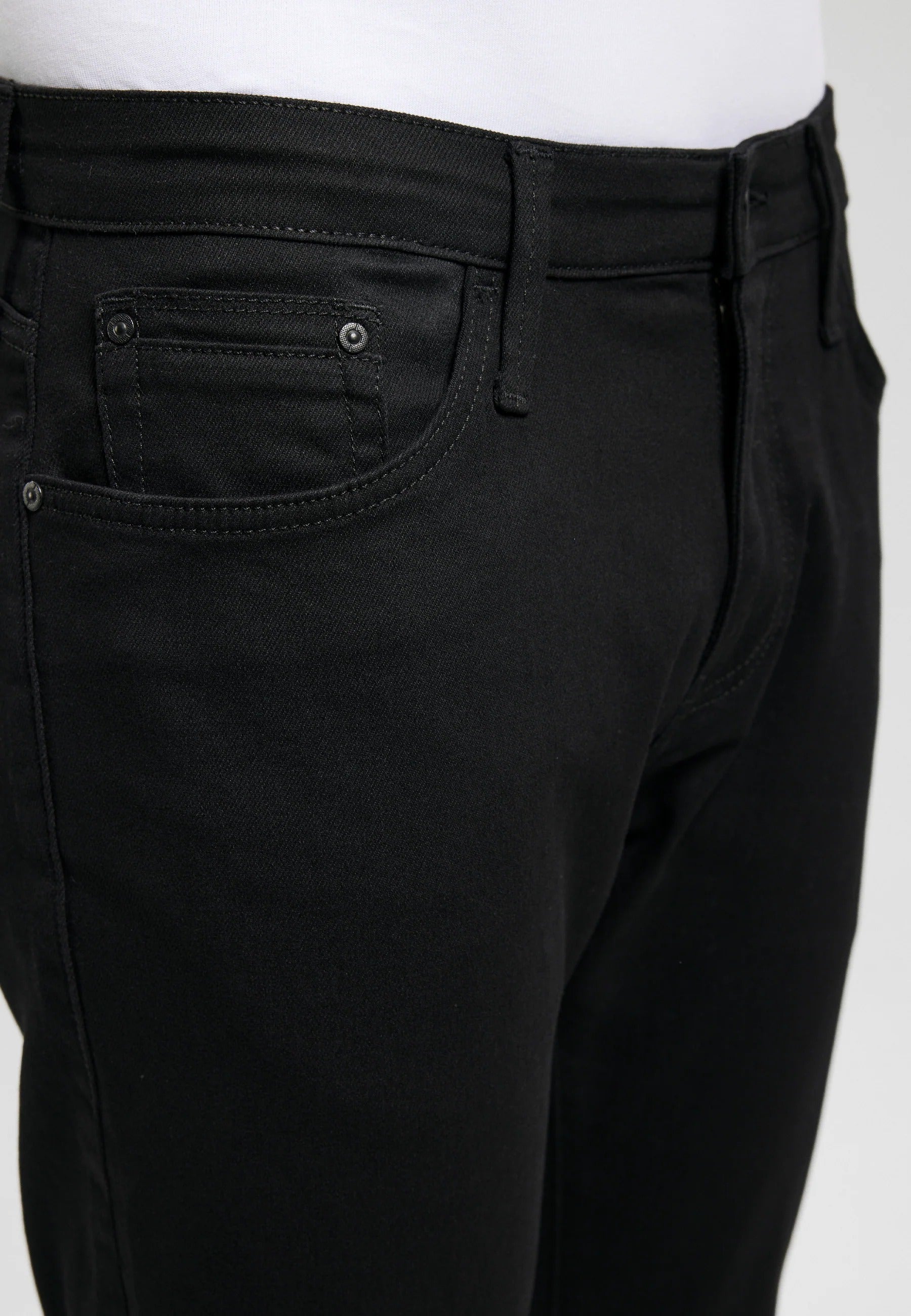 Jake in Black 90's Comfort Jeans Mavi