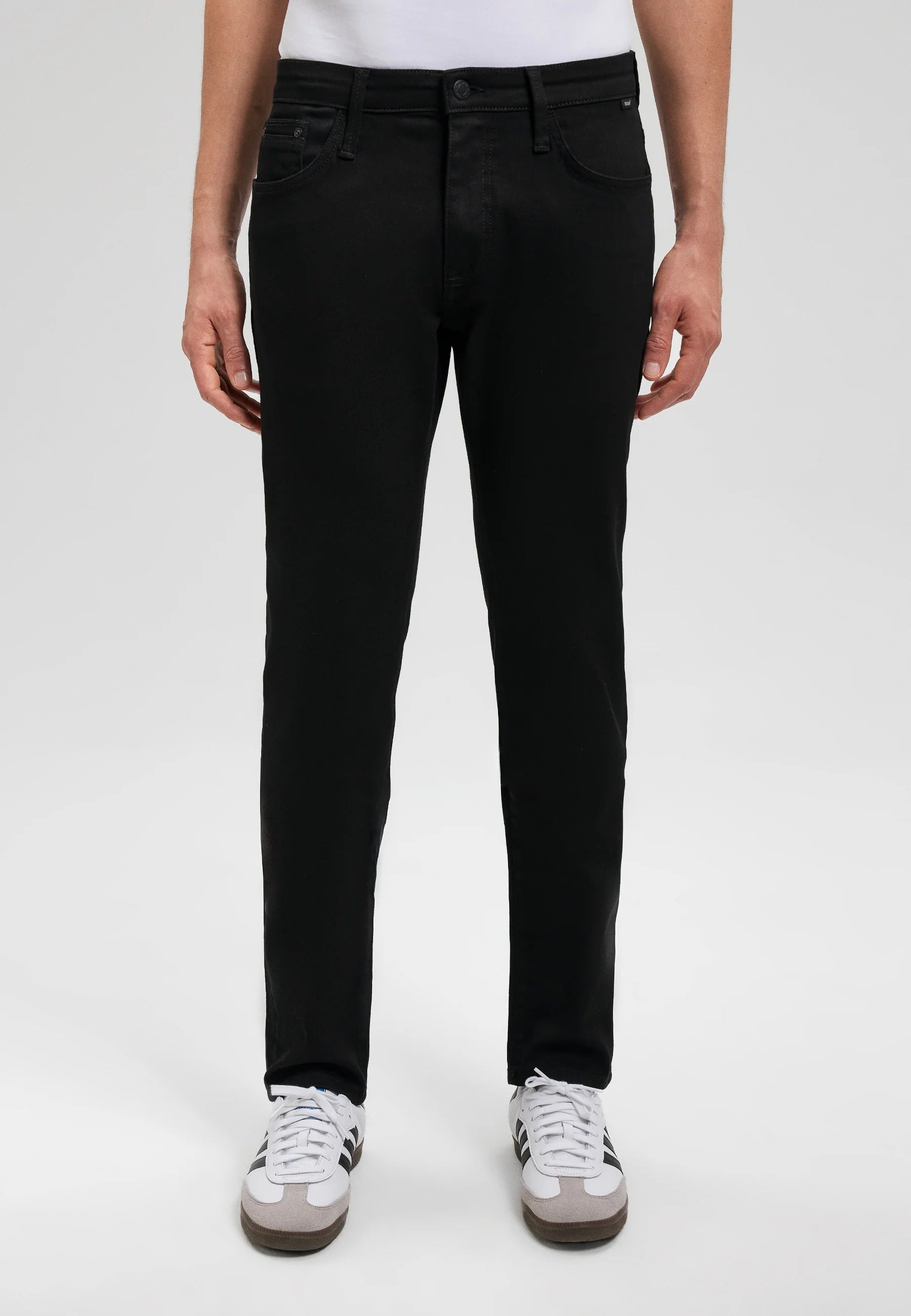 Jake in Black 90's Comfort Jeans Mavi