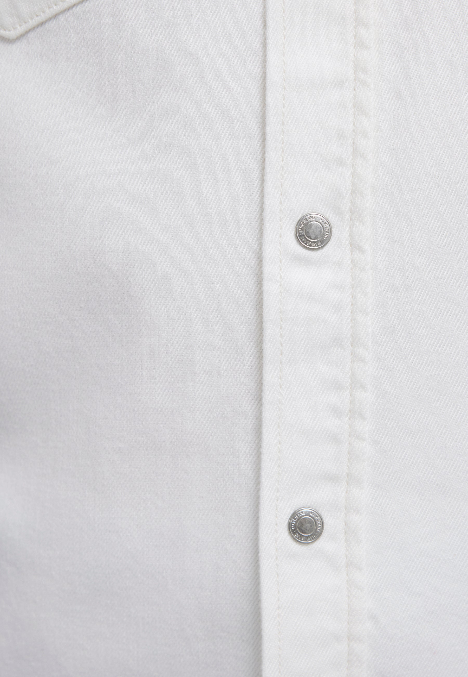 Ted in off-white denim shirts Mavi