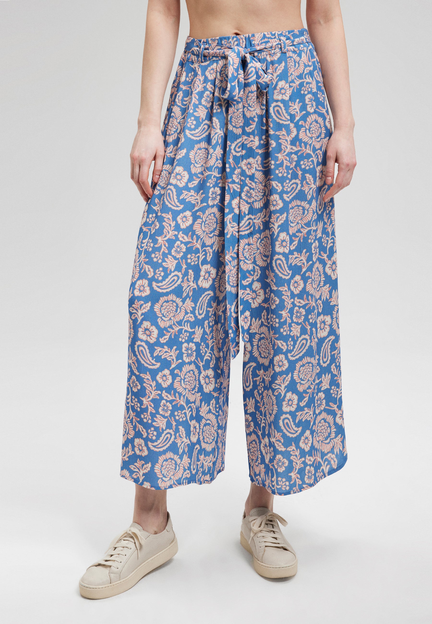 Woven Pants in Blue Paisley Print Pants Mavi   