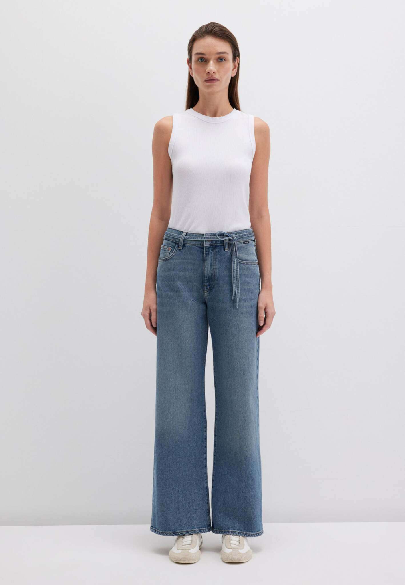 Malibu With Belt in Mid Used 90S Jeans Mavi