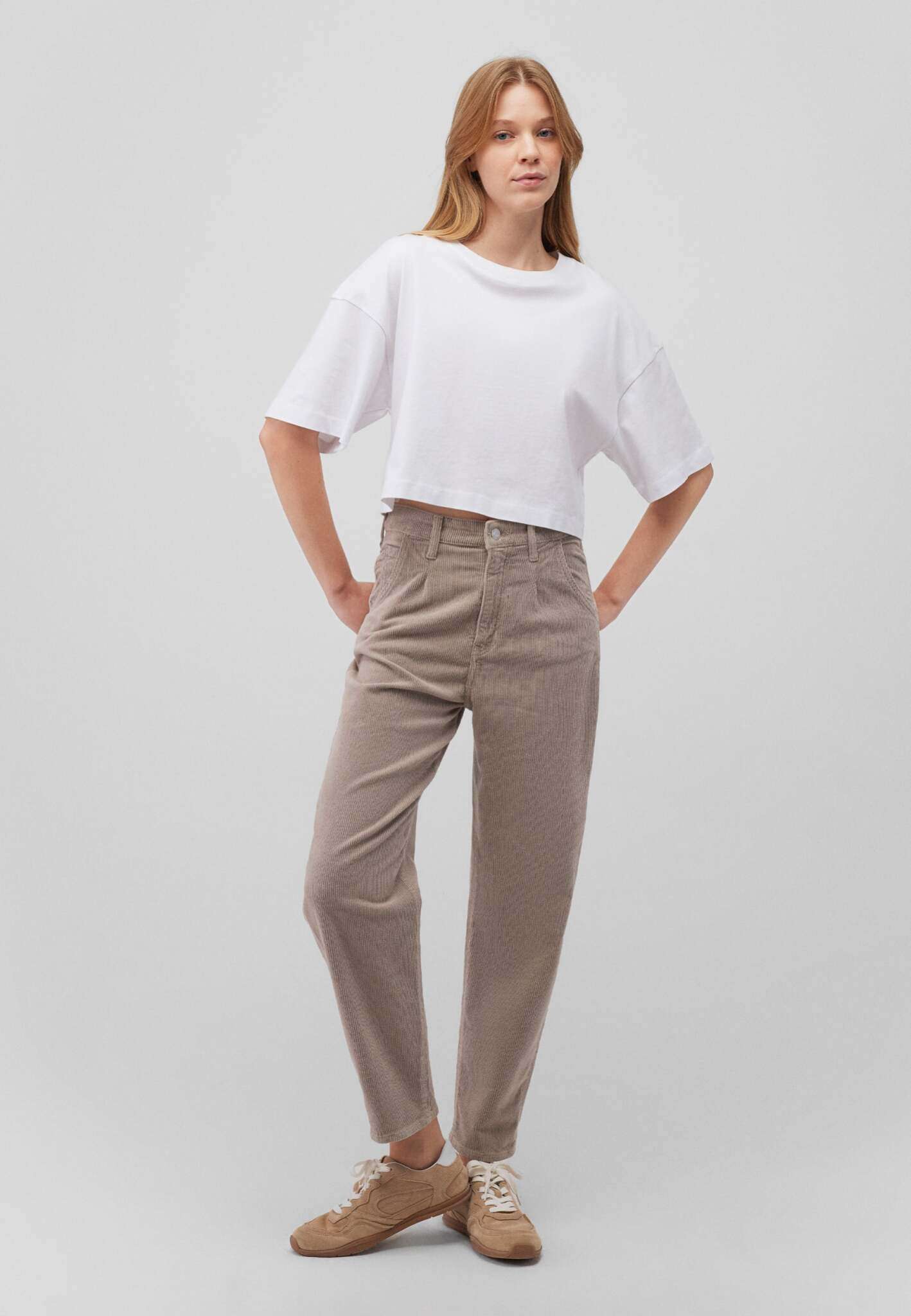 Laura in Moon Skirt Cord Pants Mavi   