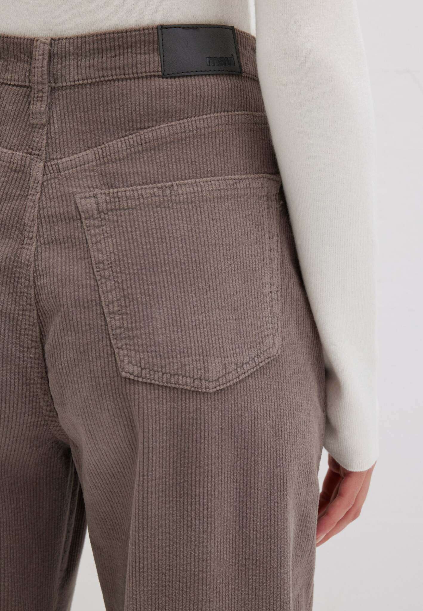 Laura in Charcoal Gray Cord Pants Mavi