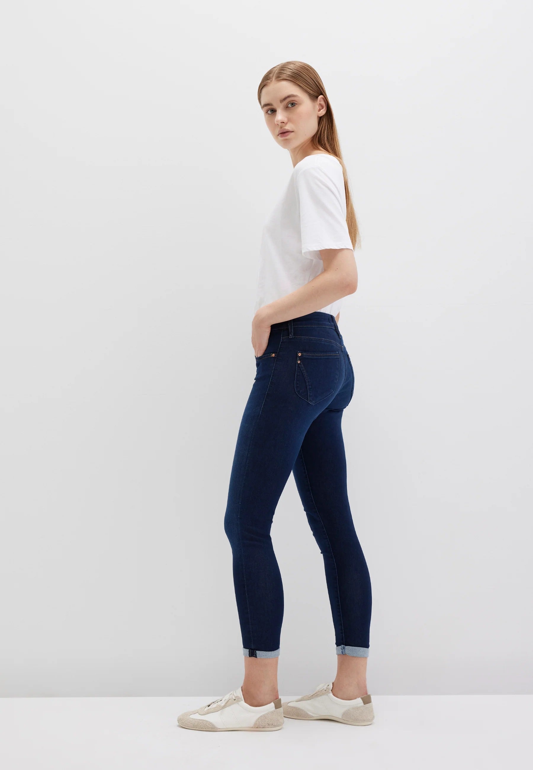 Lexy in Deep Sateen Glam Jeans Mavi
