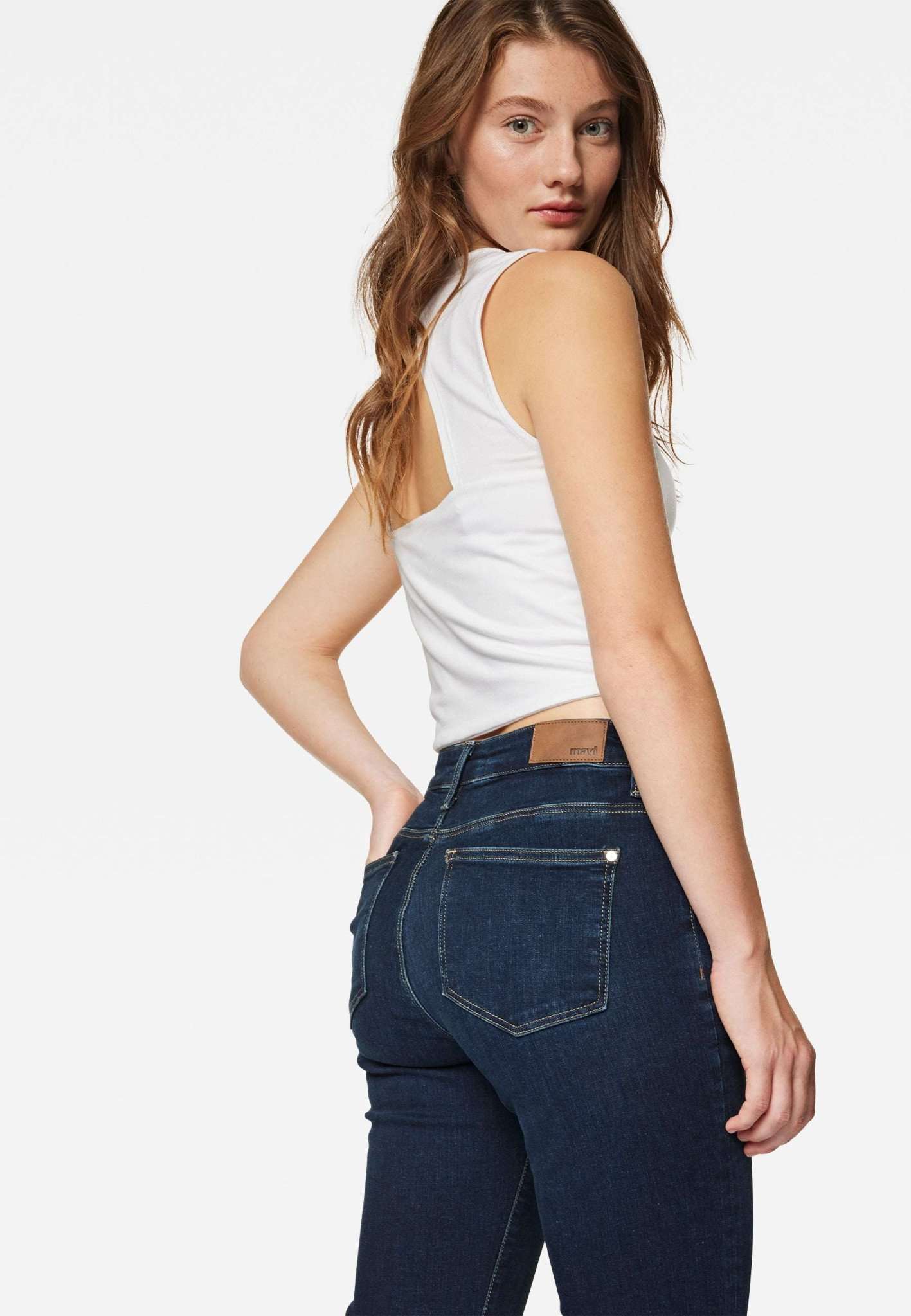 Kendra in Deep Shaded Glam Jeans Mavi   