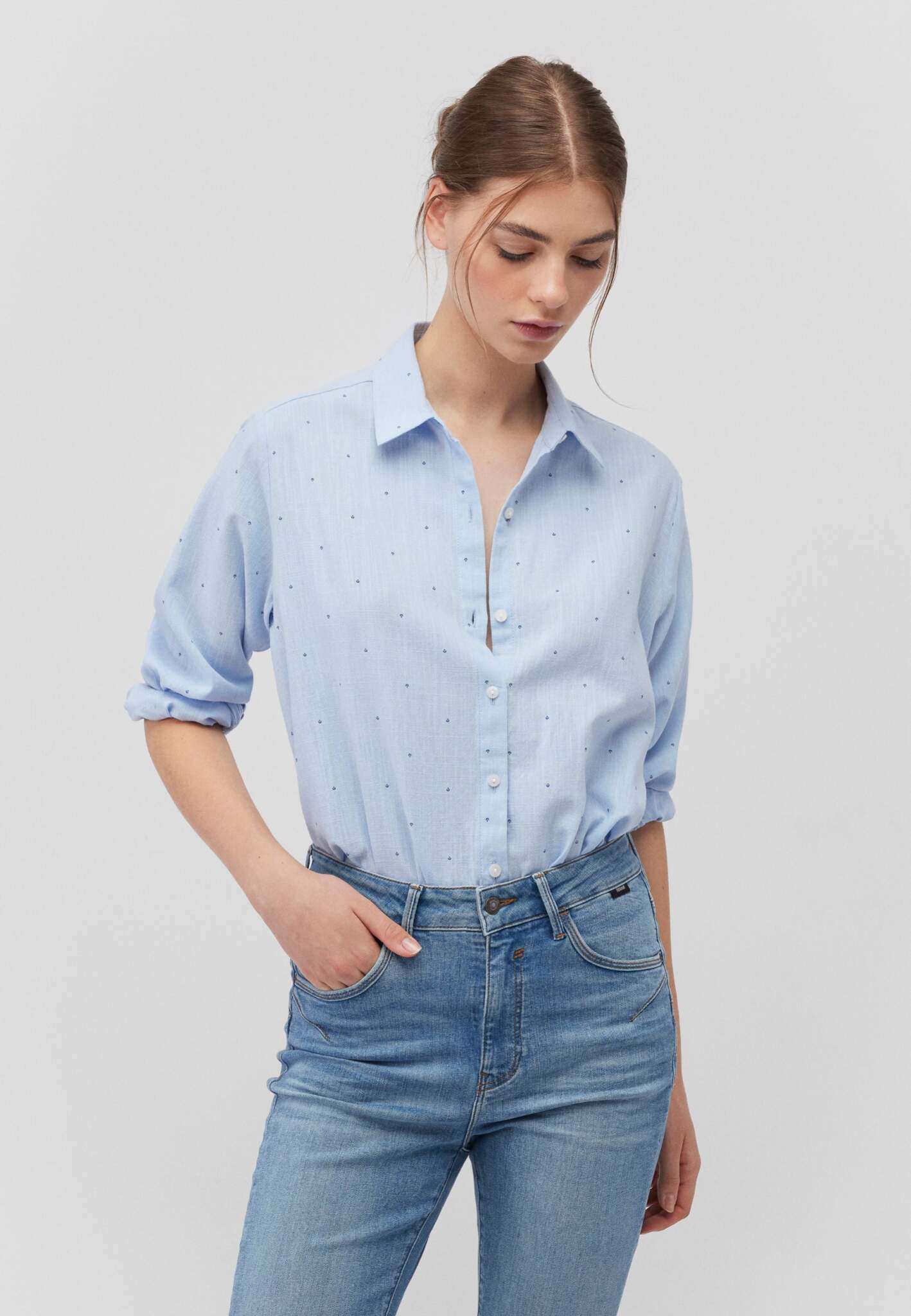 Woven Shirt in Ensign Blue Tiny Leaf Print Shirts Mavi