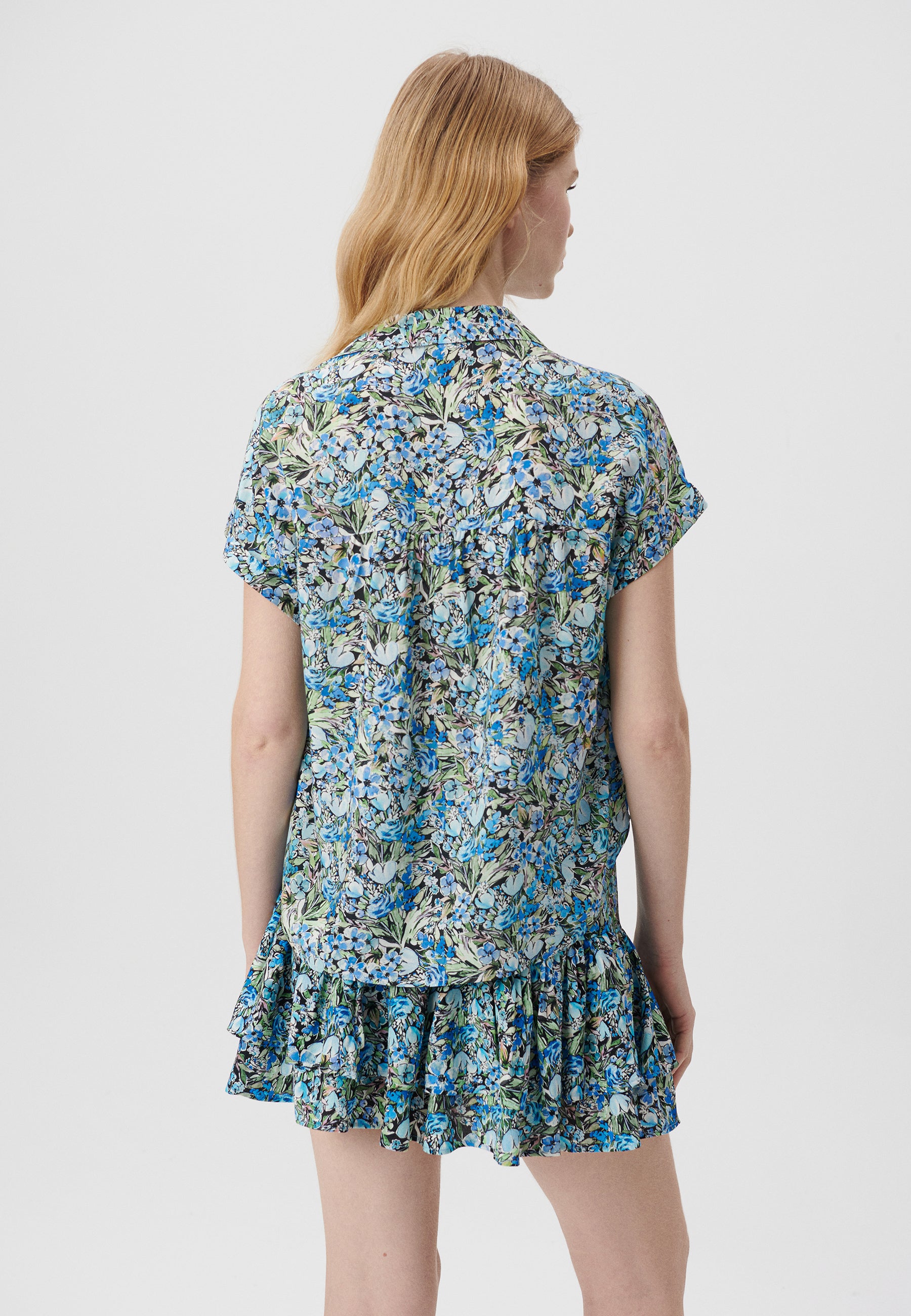 Short Sleeve Shirt in Blue Garden Print Shirts Mavi   